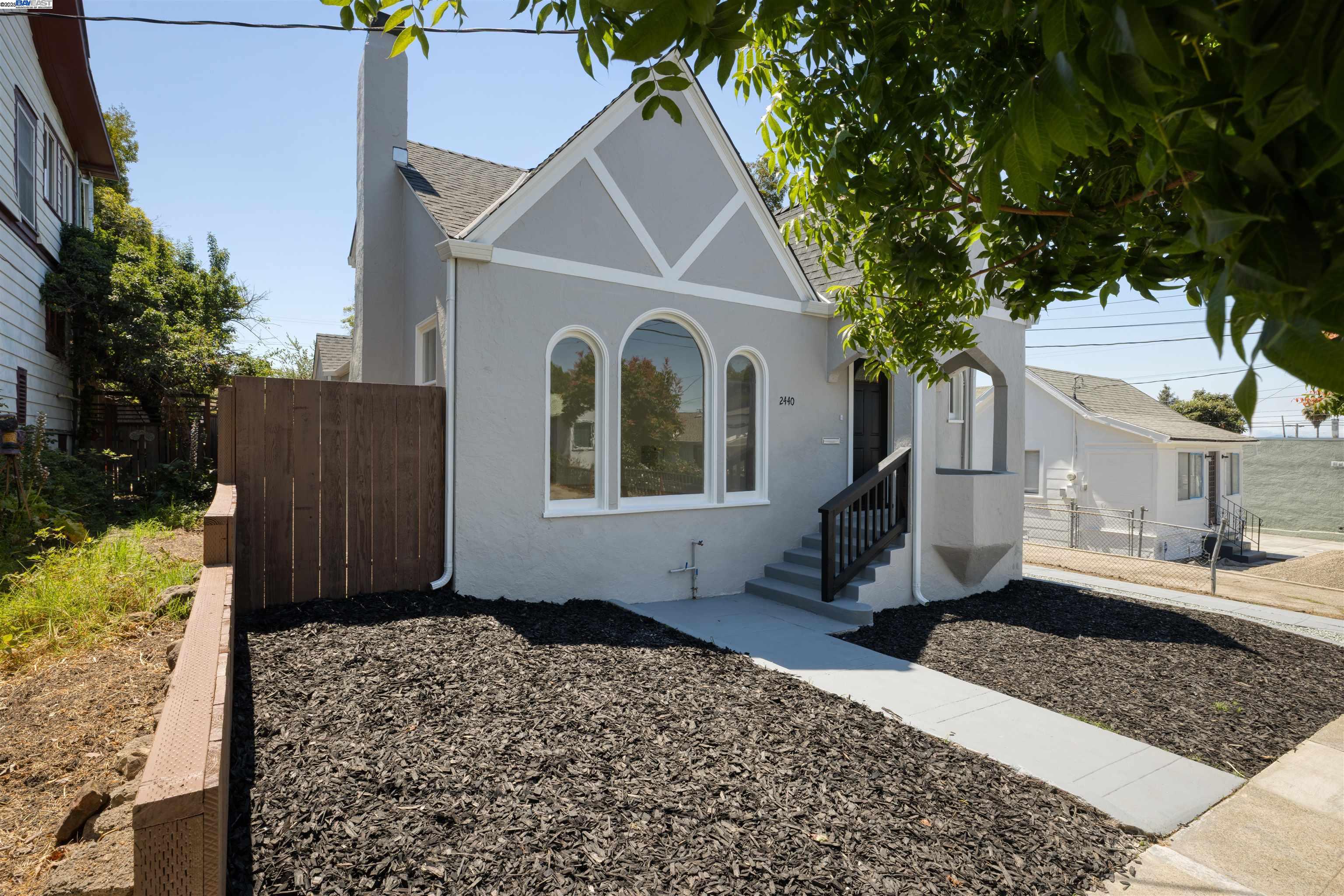 2440 Monticello Ave