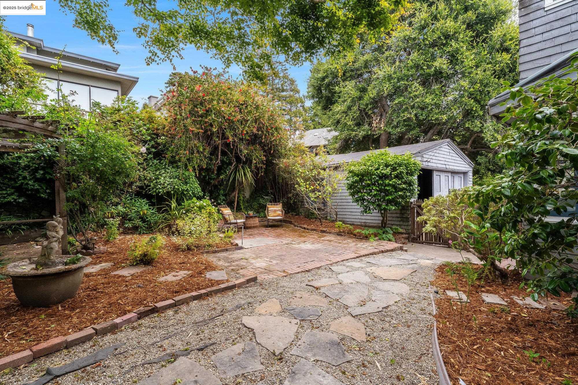 839 Mendocino Ave