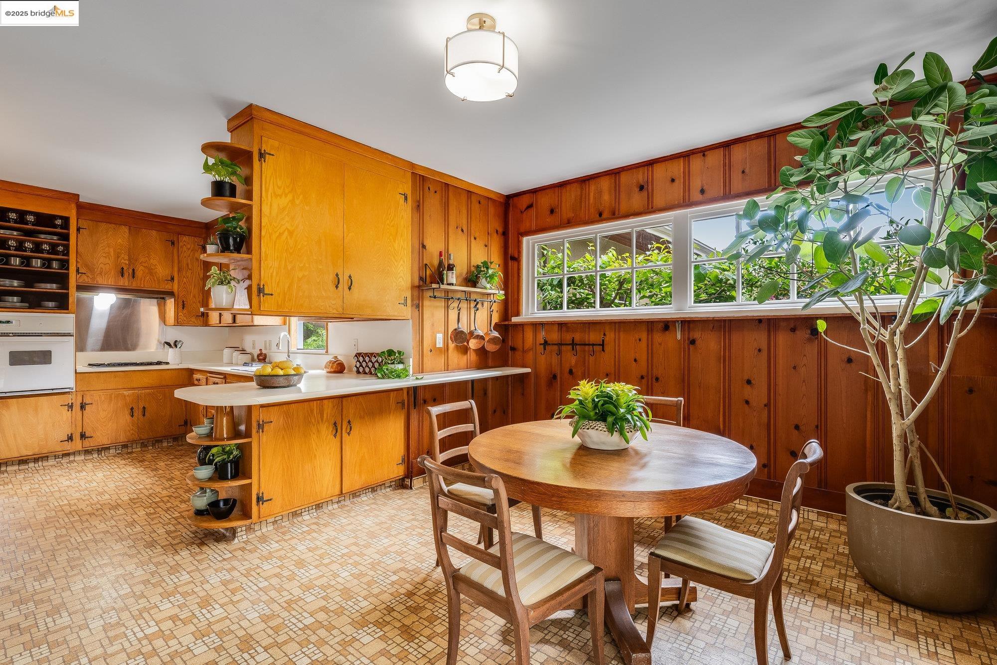 839 Mendocino Ave