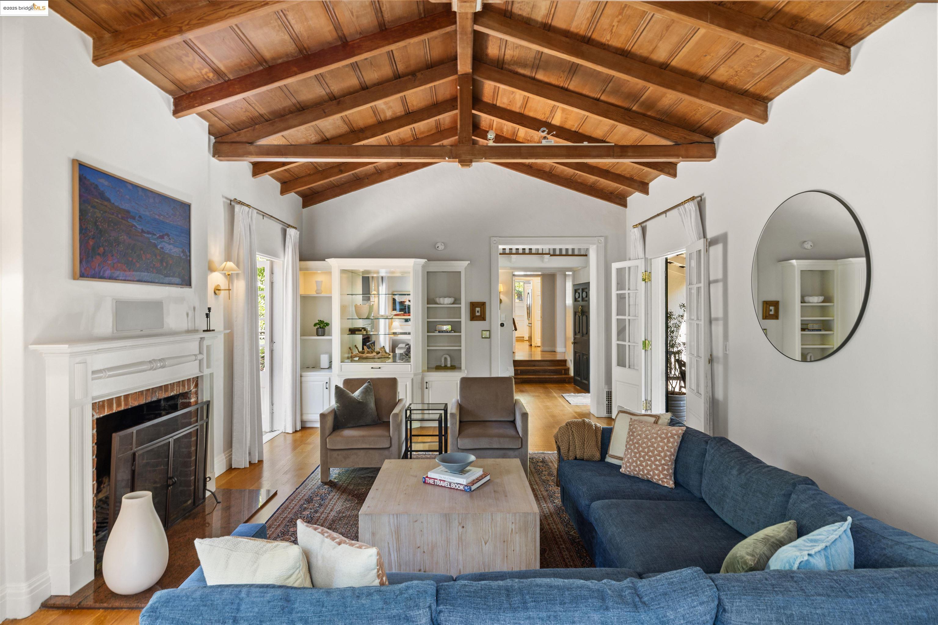 5701 La Salle Ave
