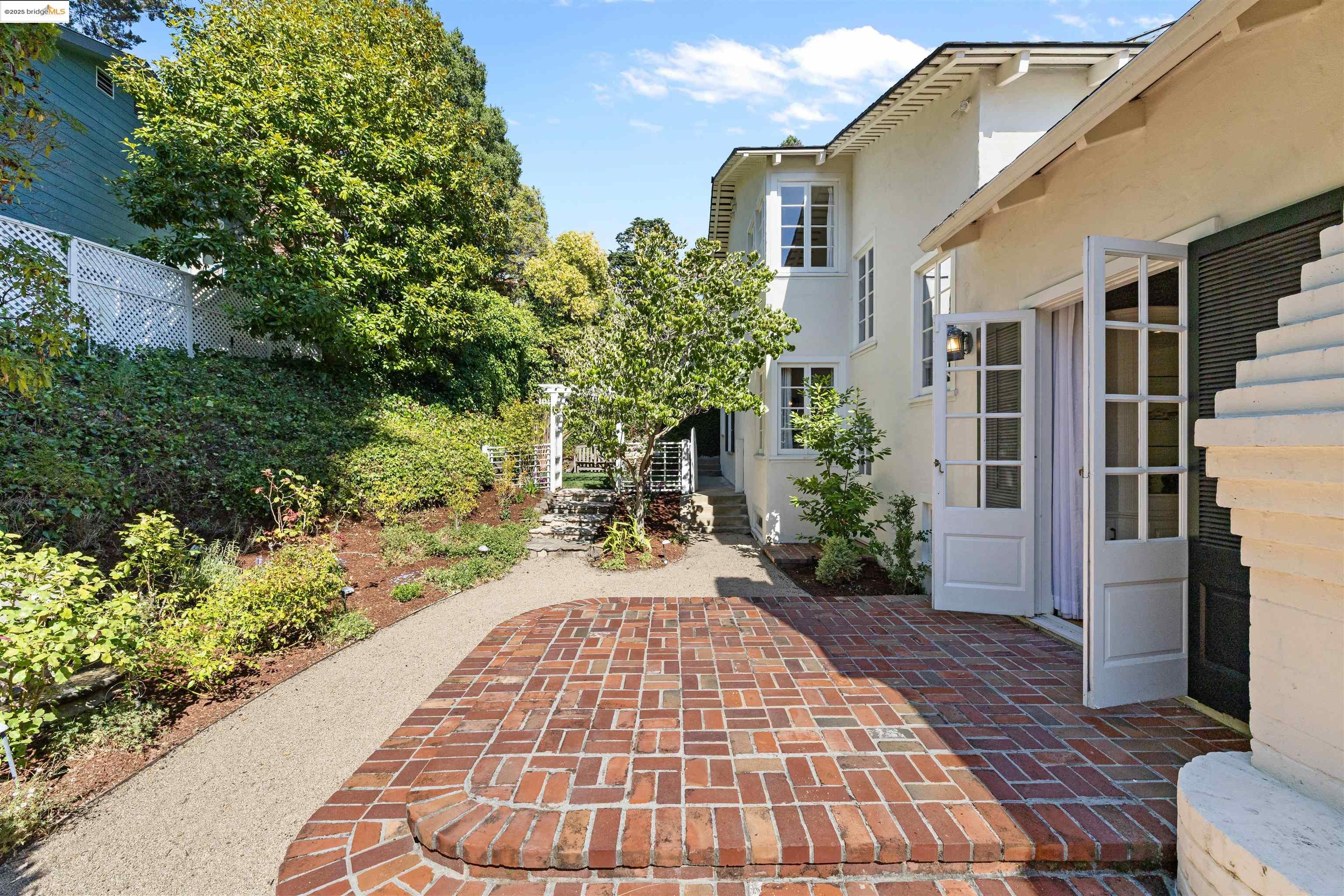 5701 La Salle Ave