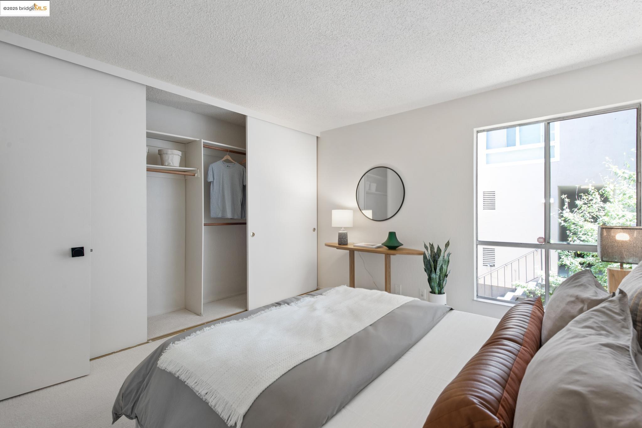 150 Pearl St # 212