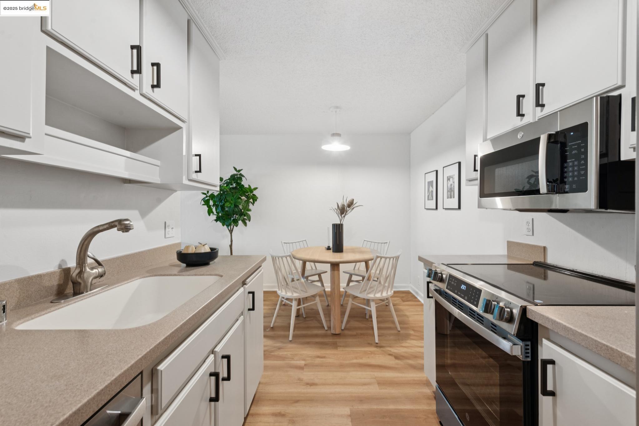 150 Pearl St # 212