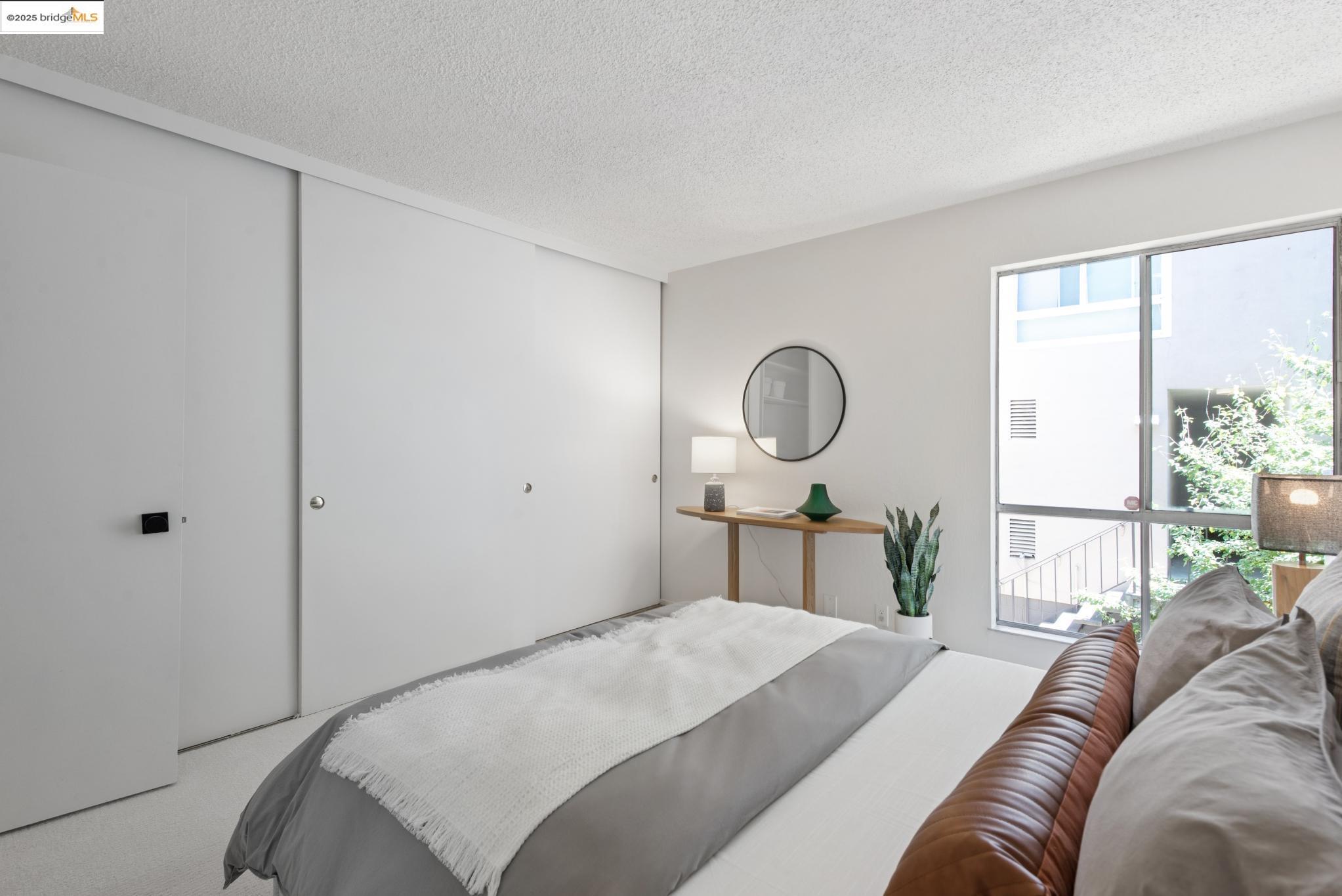 150 Pearl St # 212