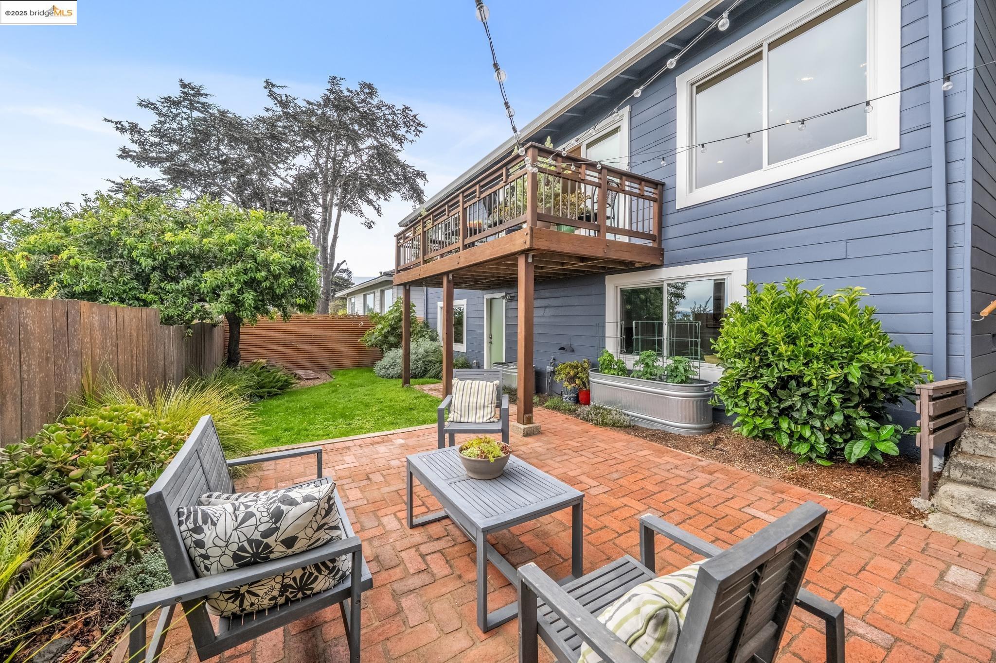 6934 Fairview Dr