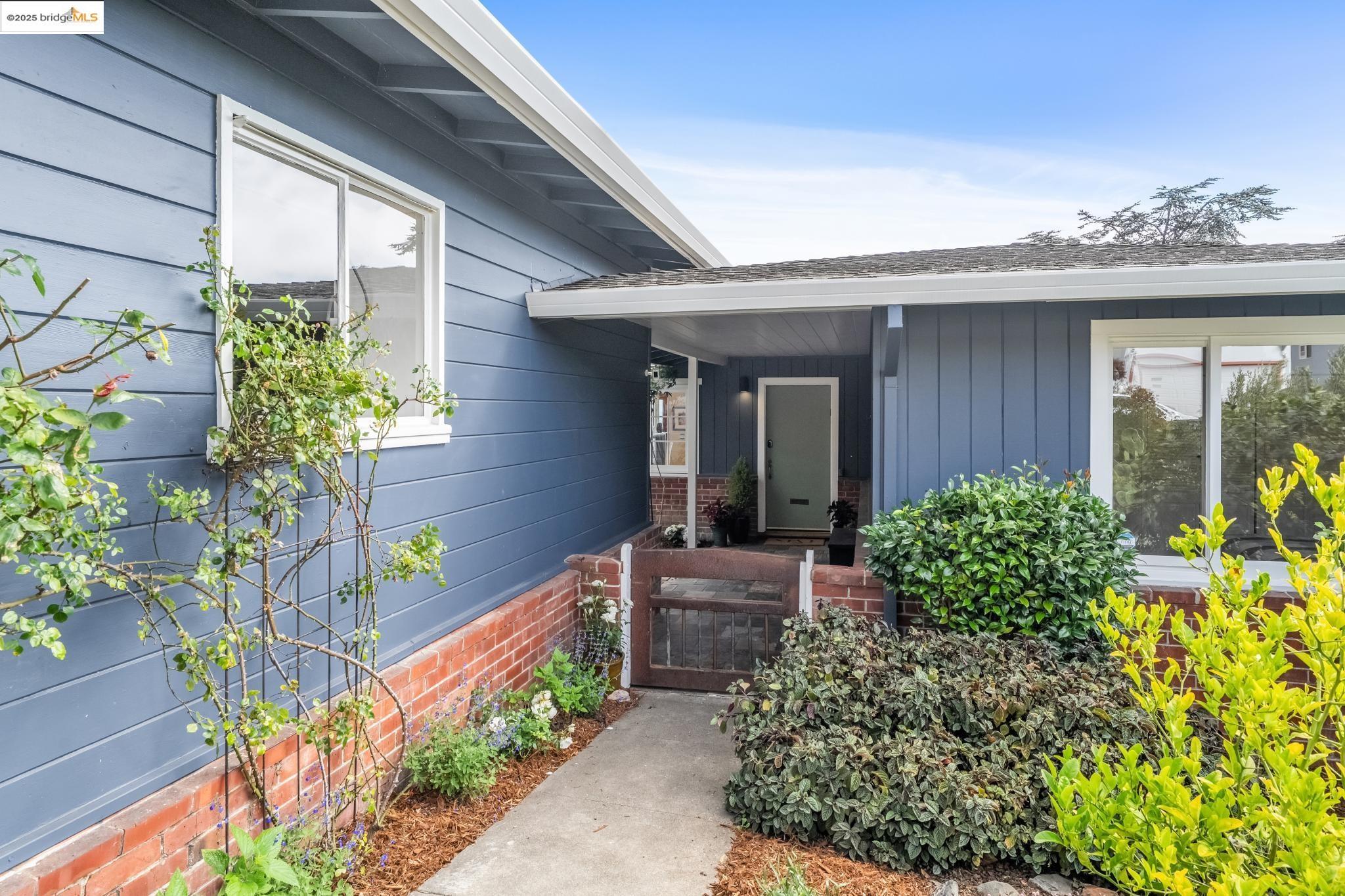 6934 Fairview Dr