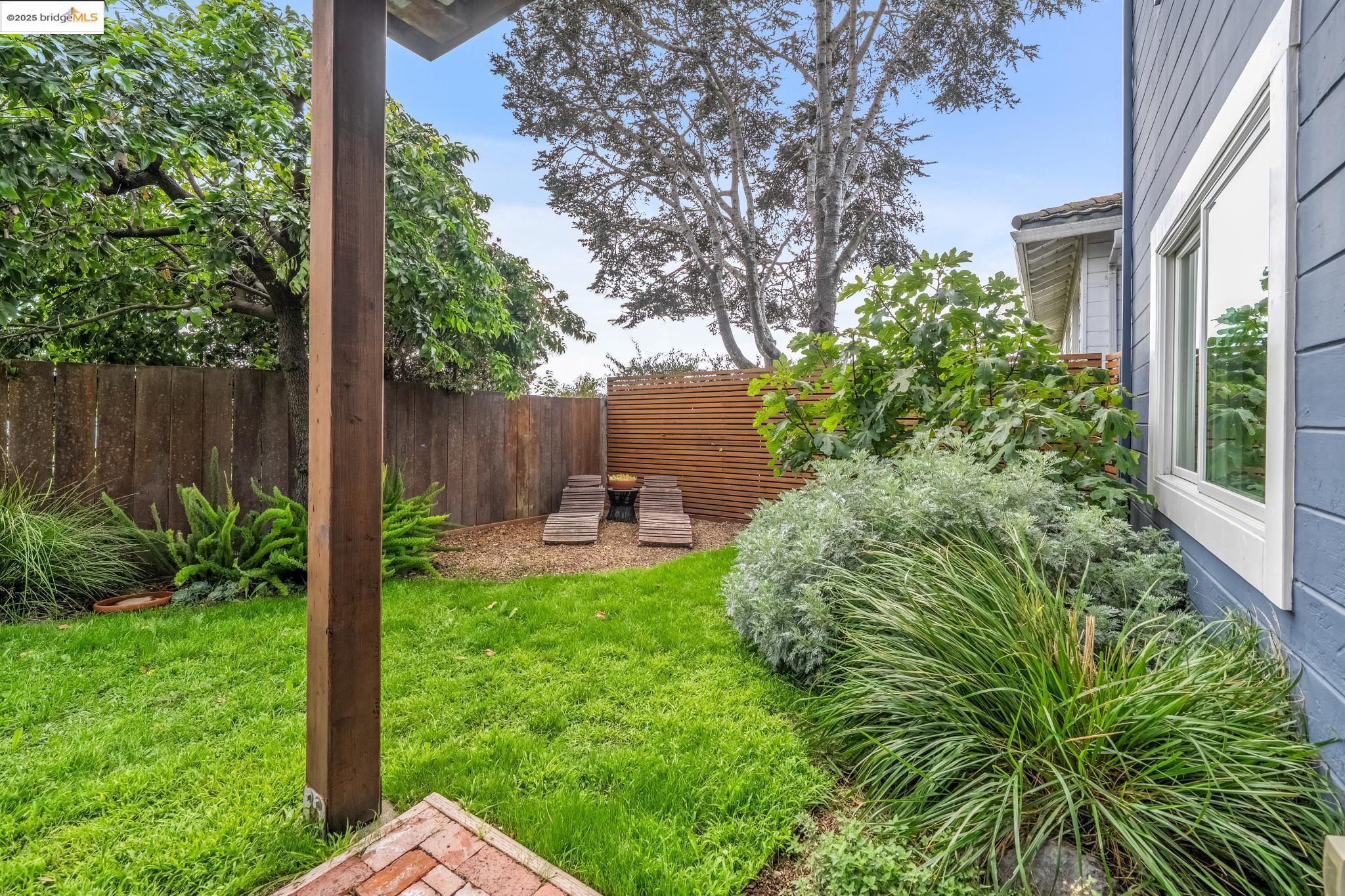 6934 Fairview Dr