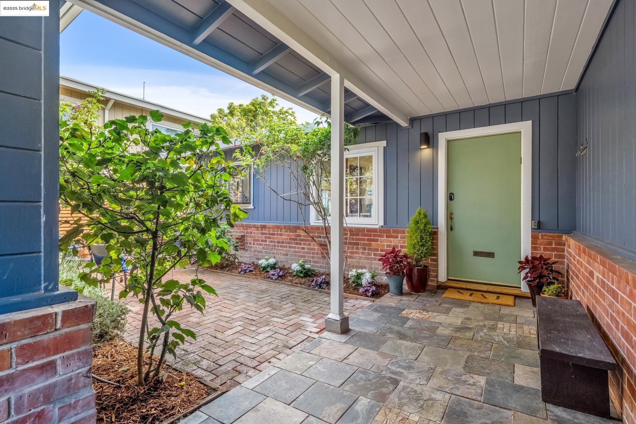 6934 Fairview Dr