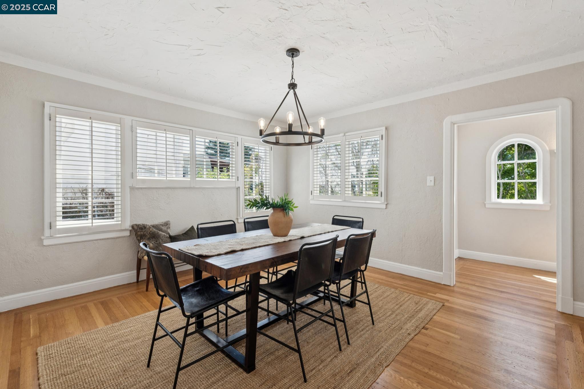 545 Colusa Ave