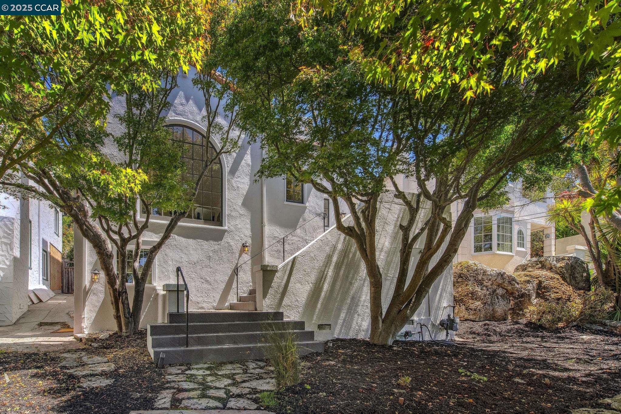 545 Colusa Ave