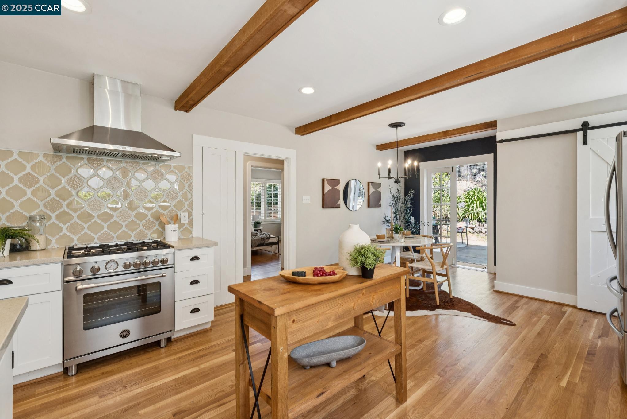 545 Colusa Ave