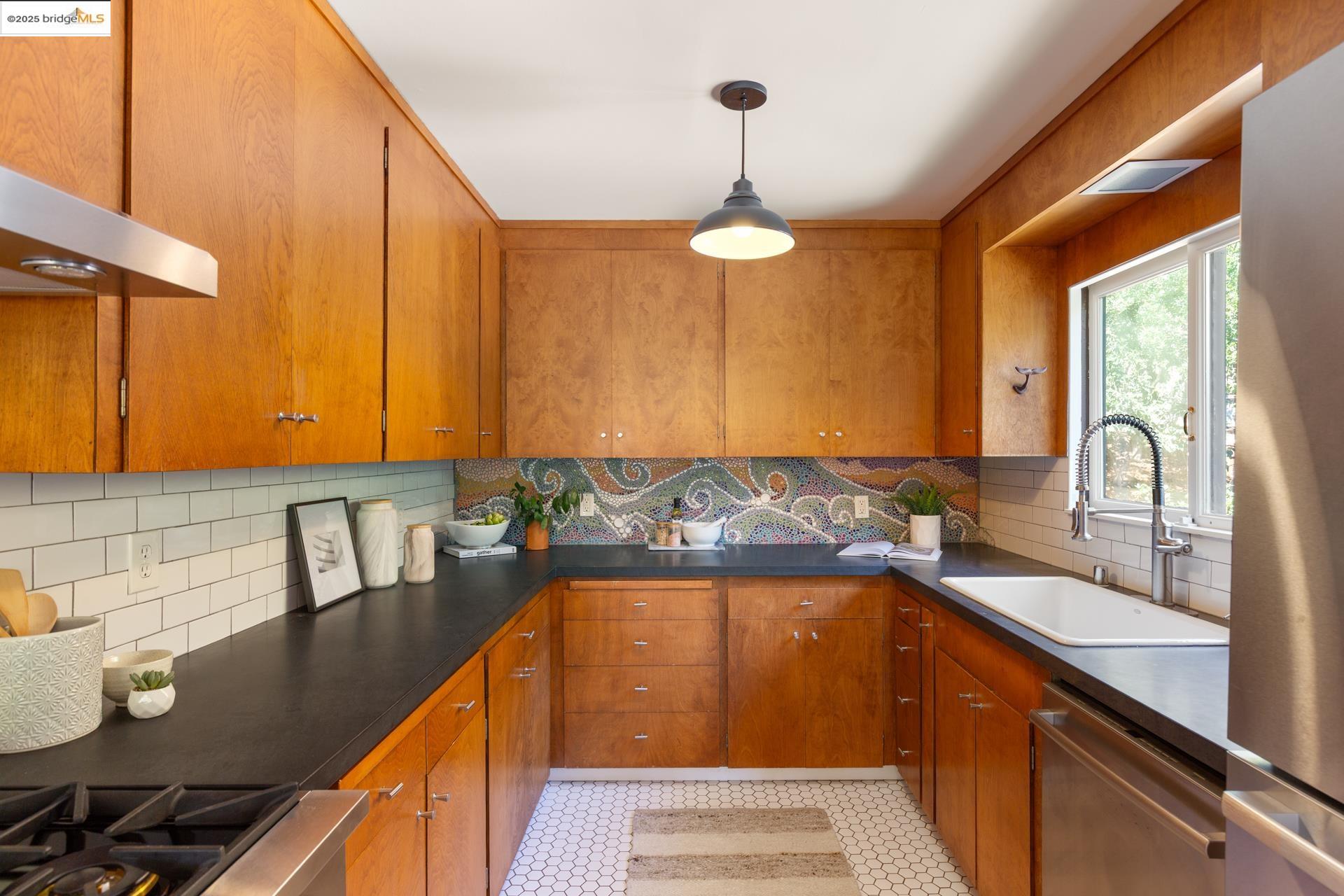 605 Plateau Dr