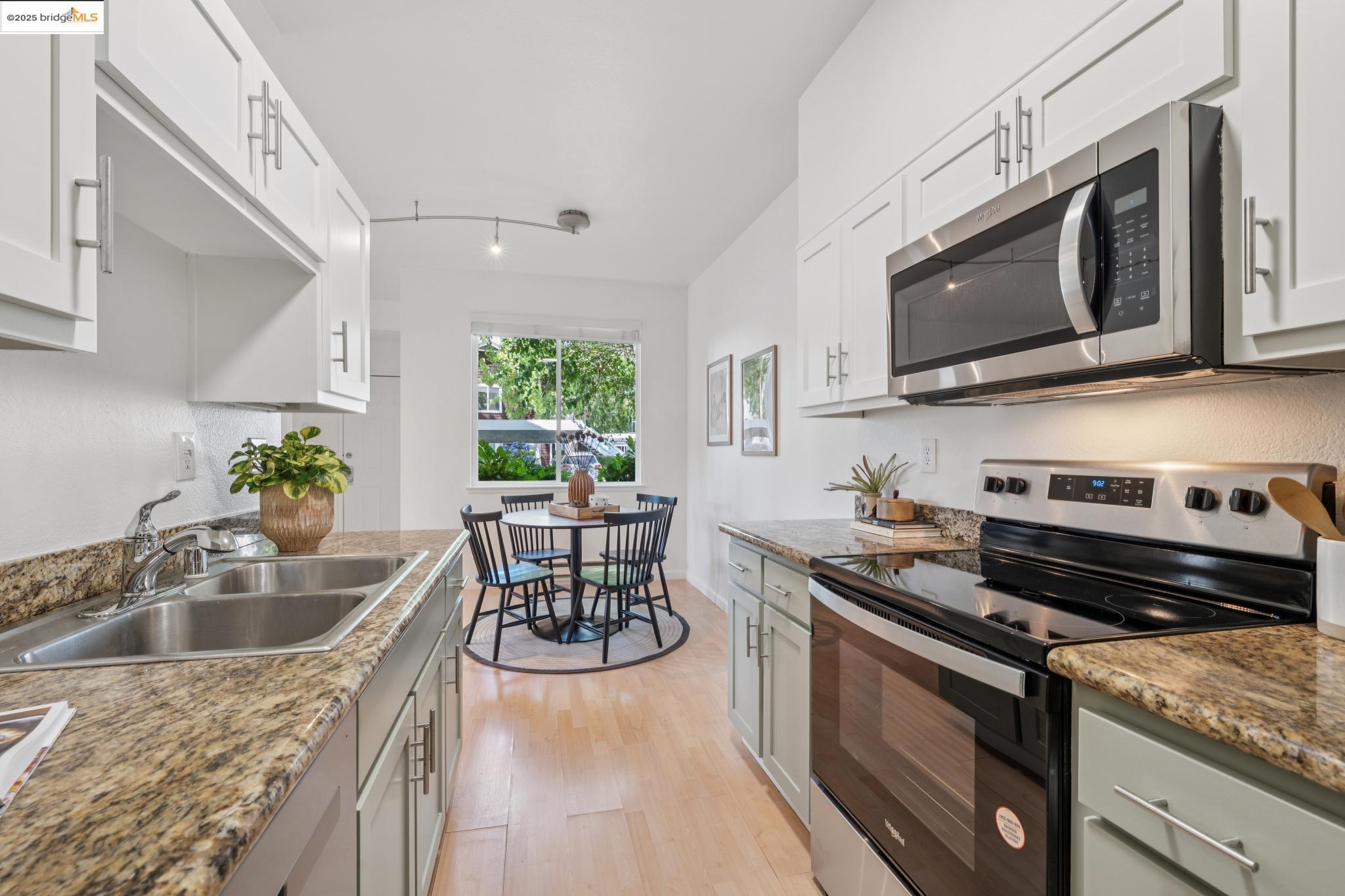 27 Bayside Ct