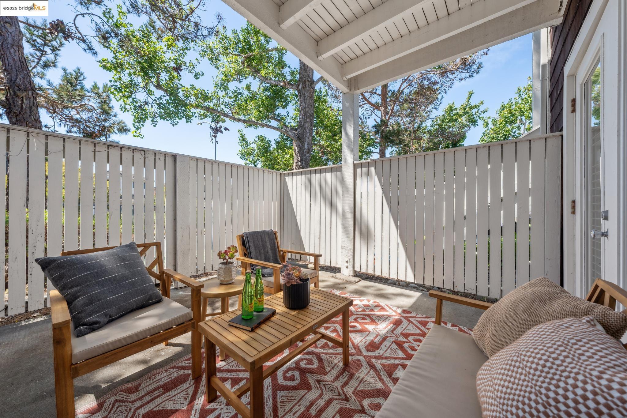 27 Bayside Ct