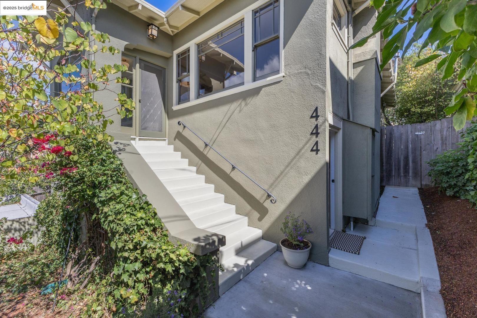 444 Newton AVE
