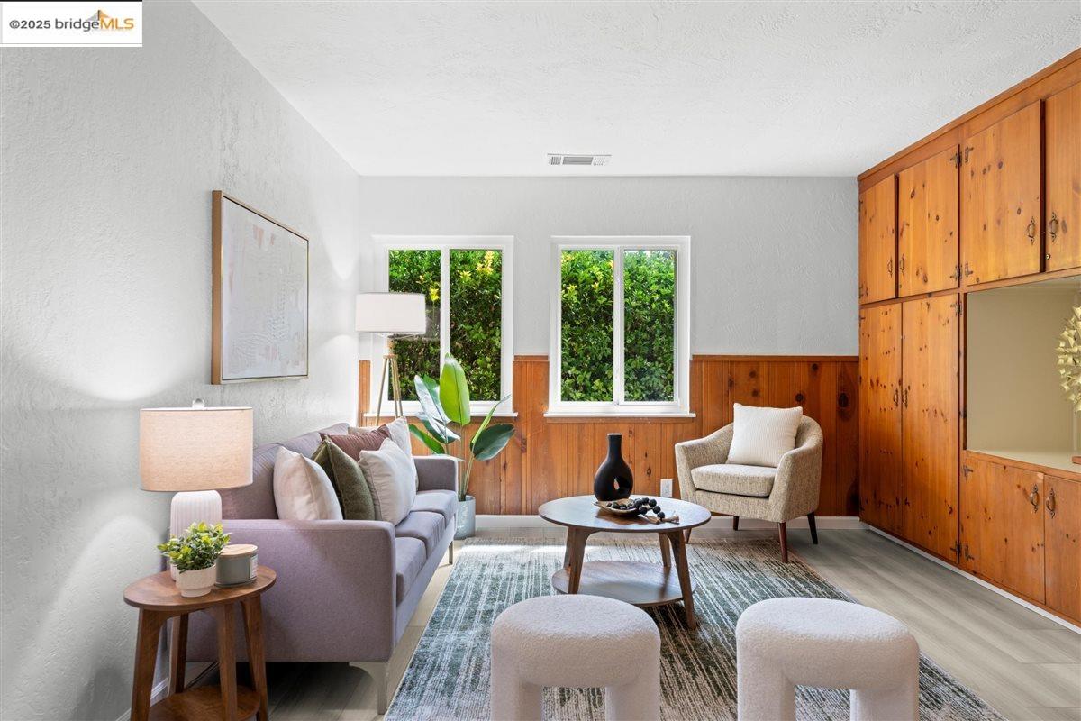 1123 Farragut Dr