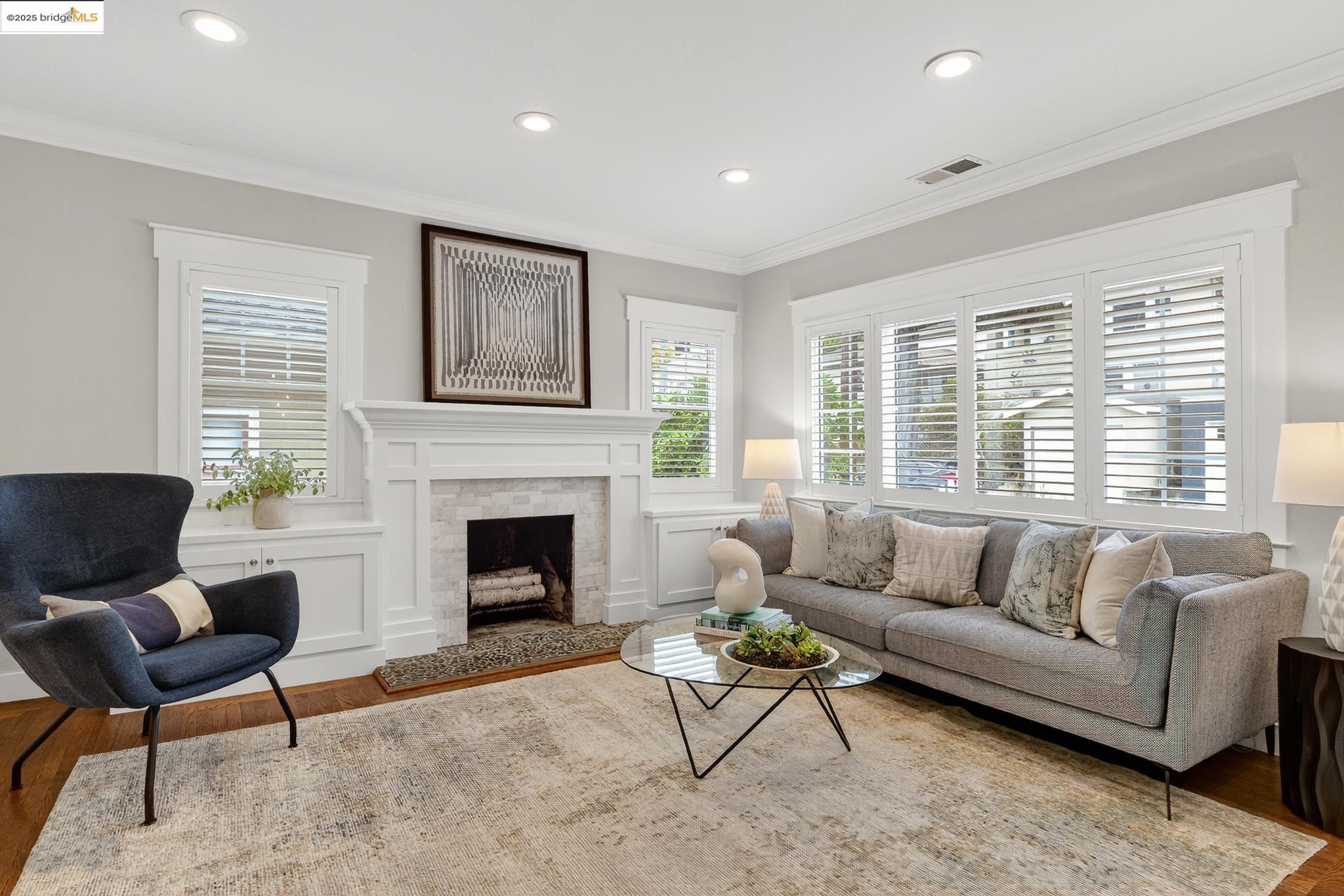 3937 Greenwood Ave