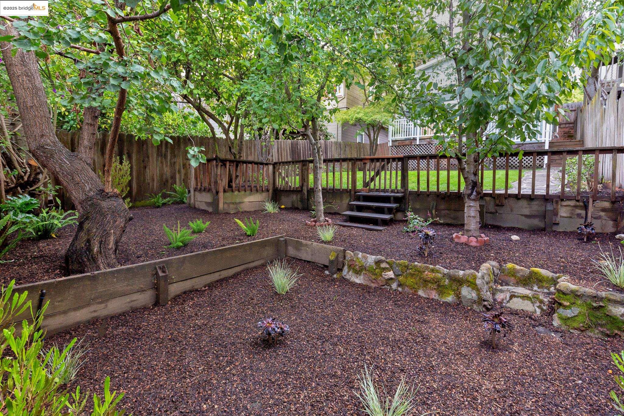 3937 Greenwood Ave