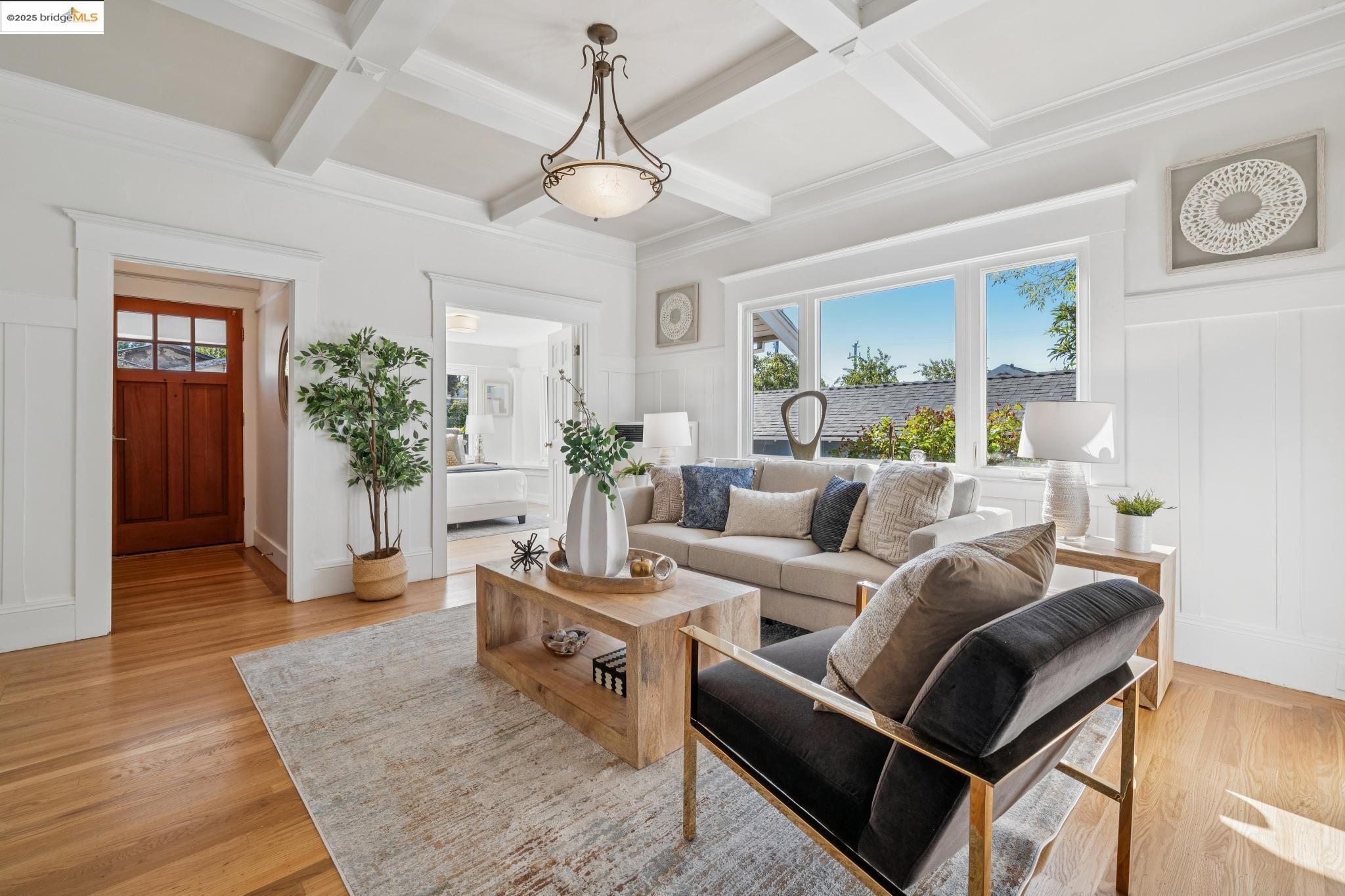 4949 Coronado Ave