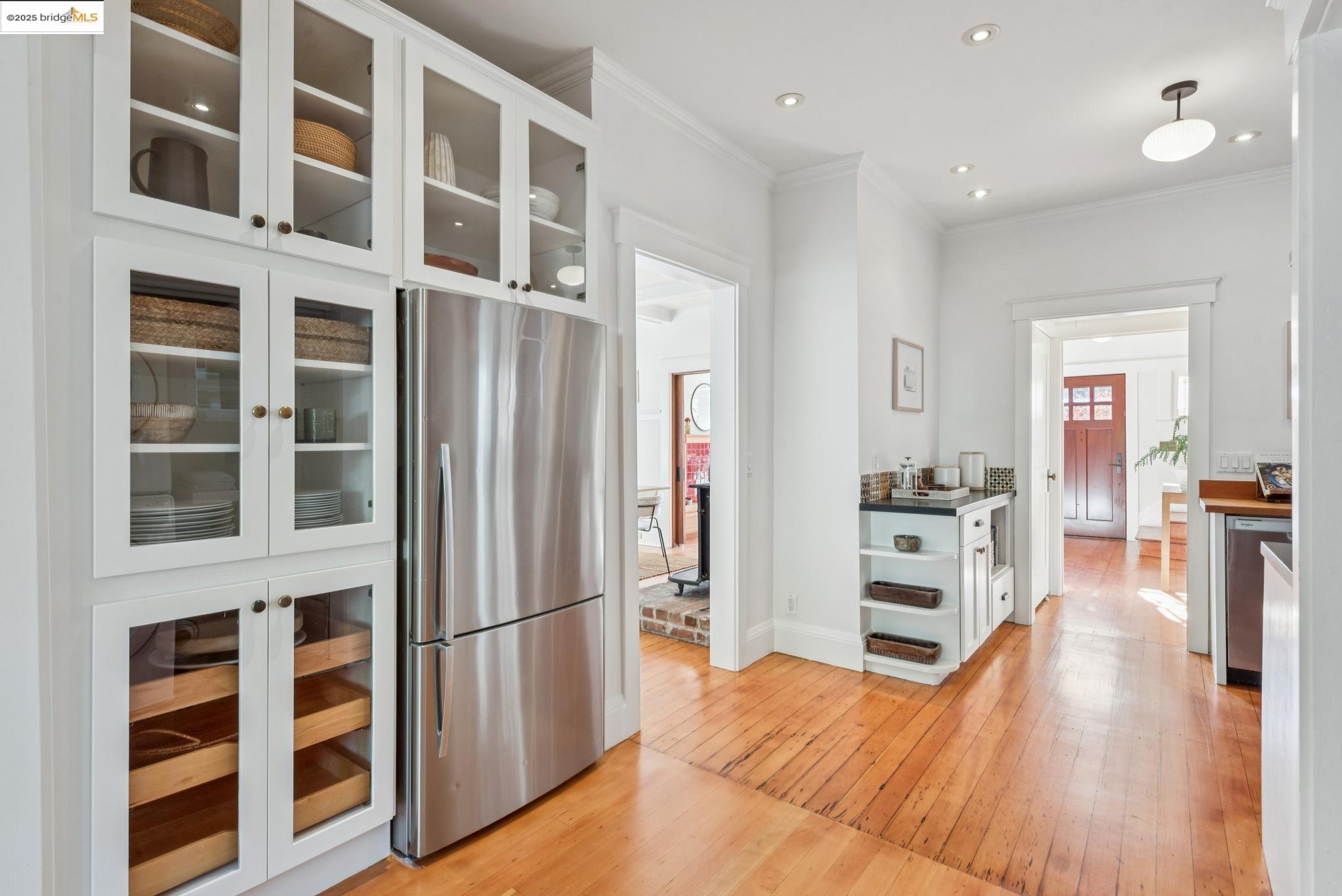 1141 Oxford St