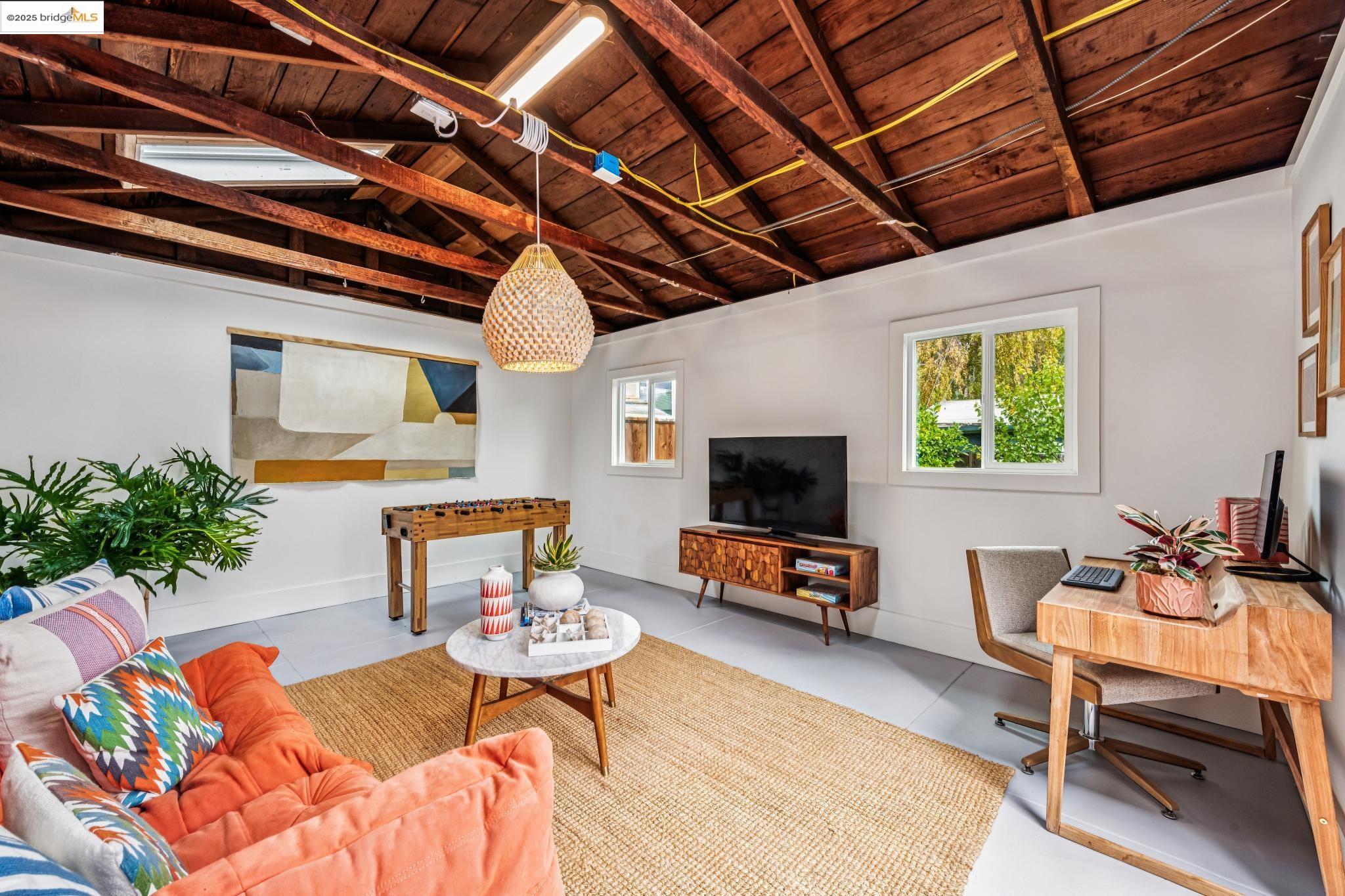 734 Ensenada Ave
