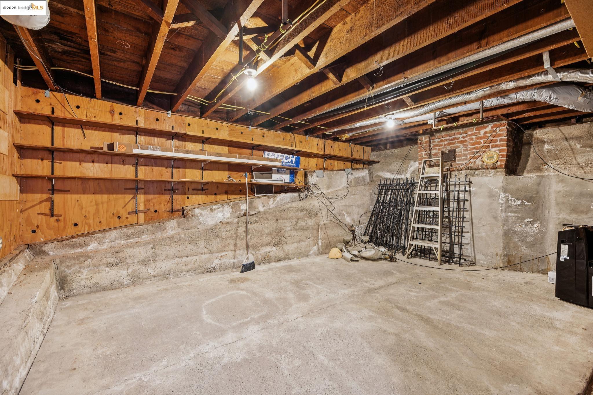 608 Colusa Ave