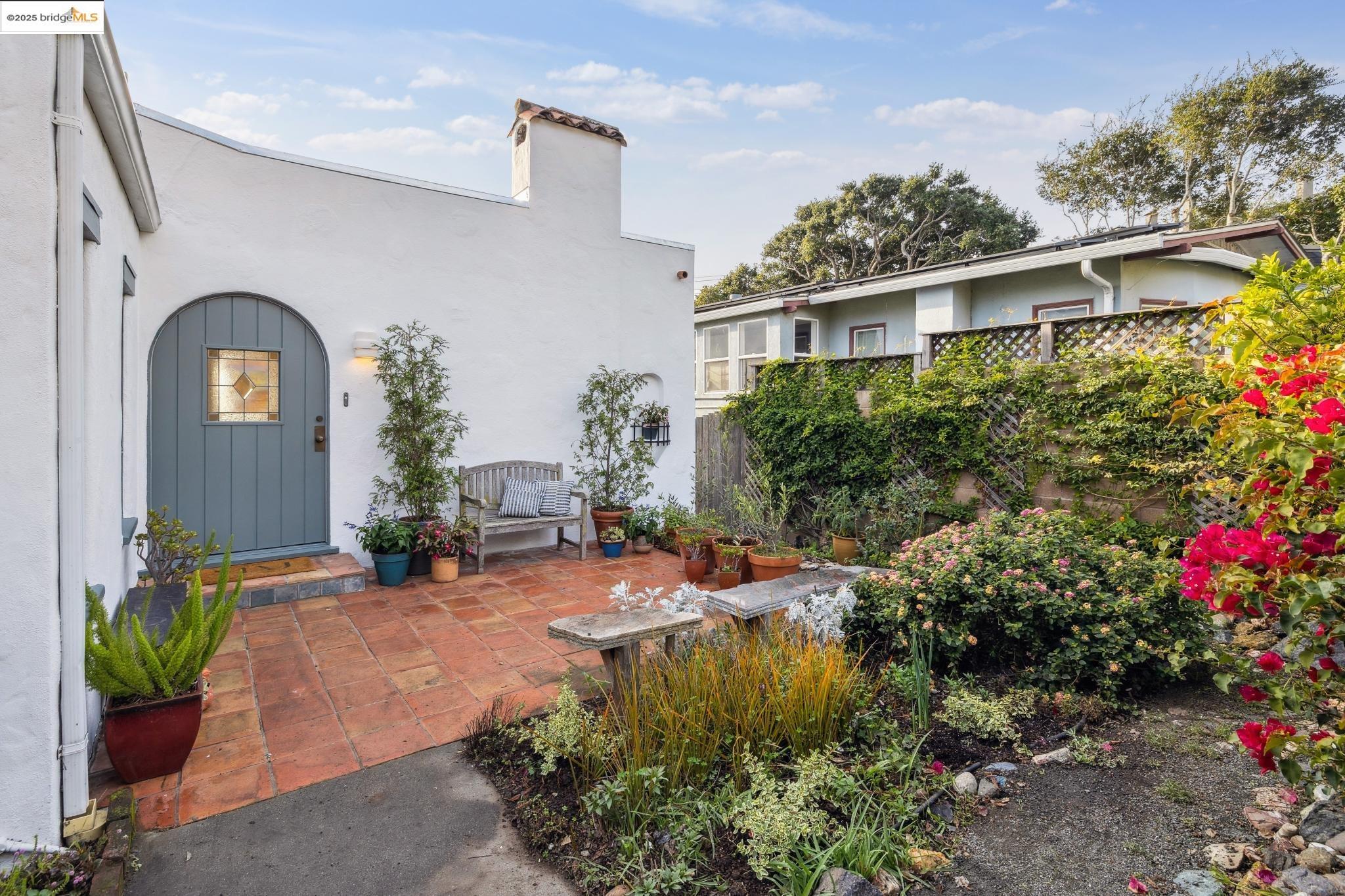 608 Colusa Ave