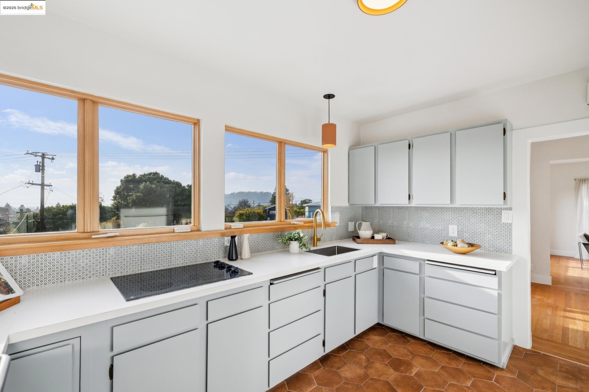 608 Colusa Ave