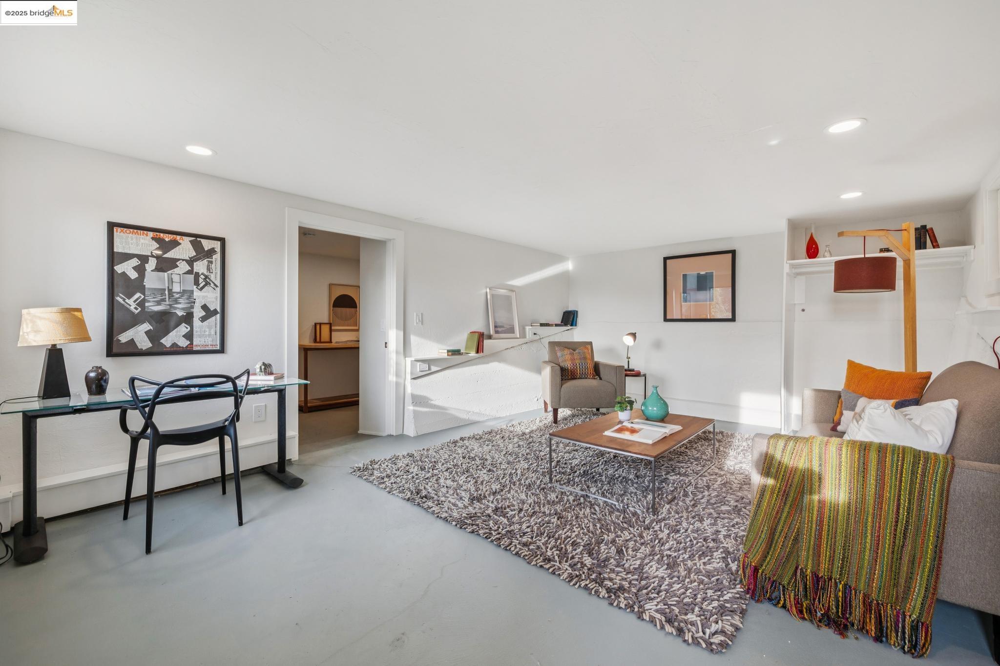 608 Colusa Ave
