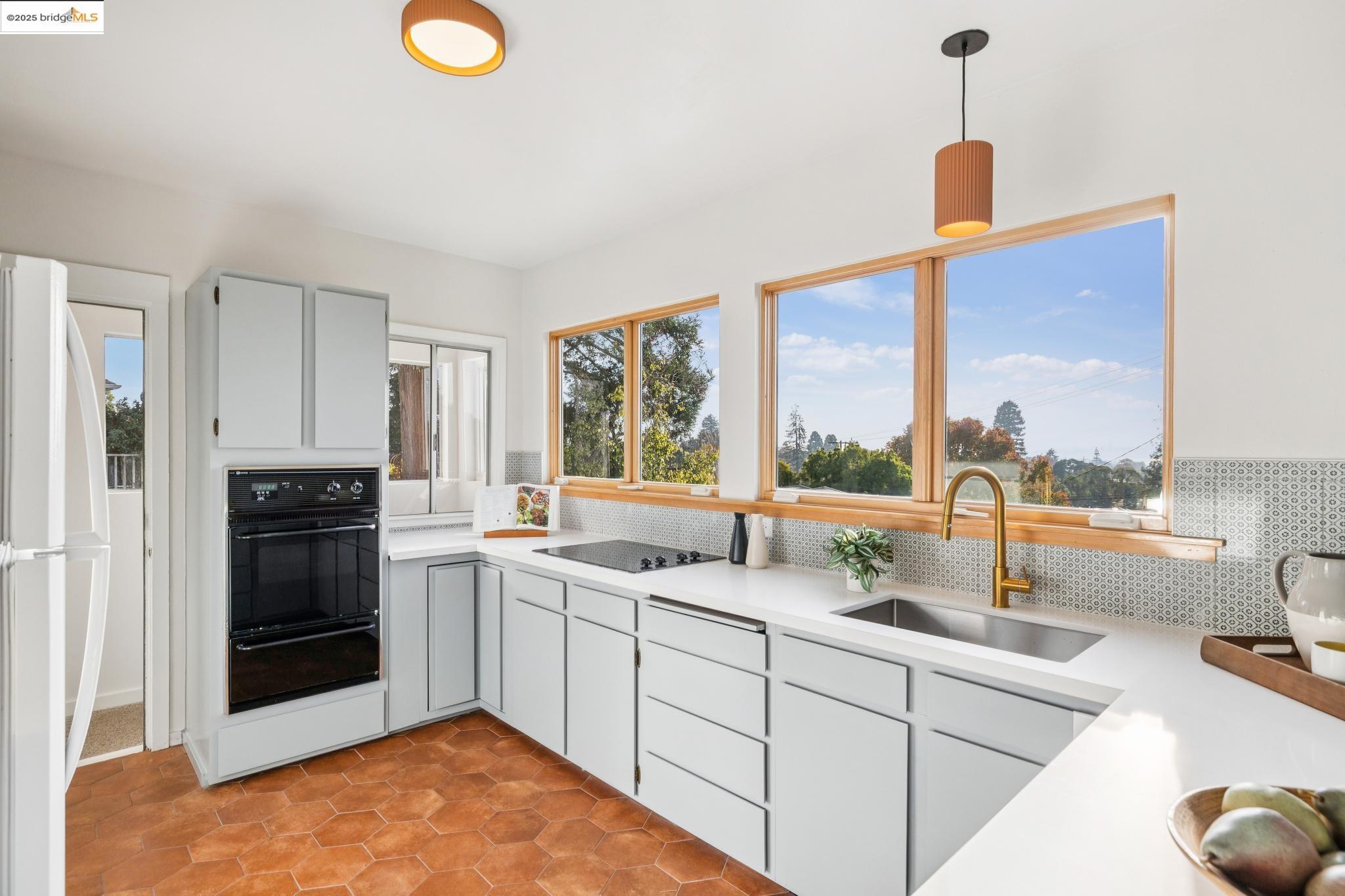 608 Colusa Ave