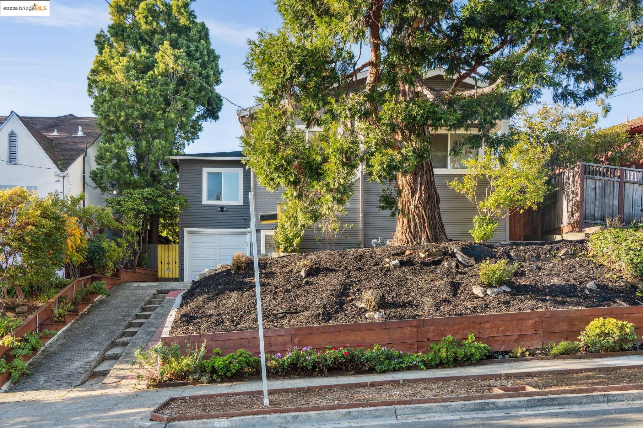 3471 Morcom Ave
