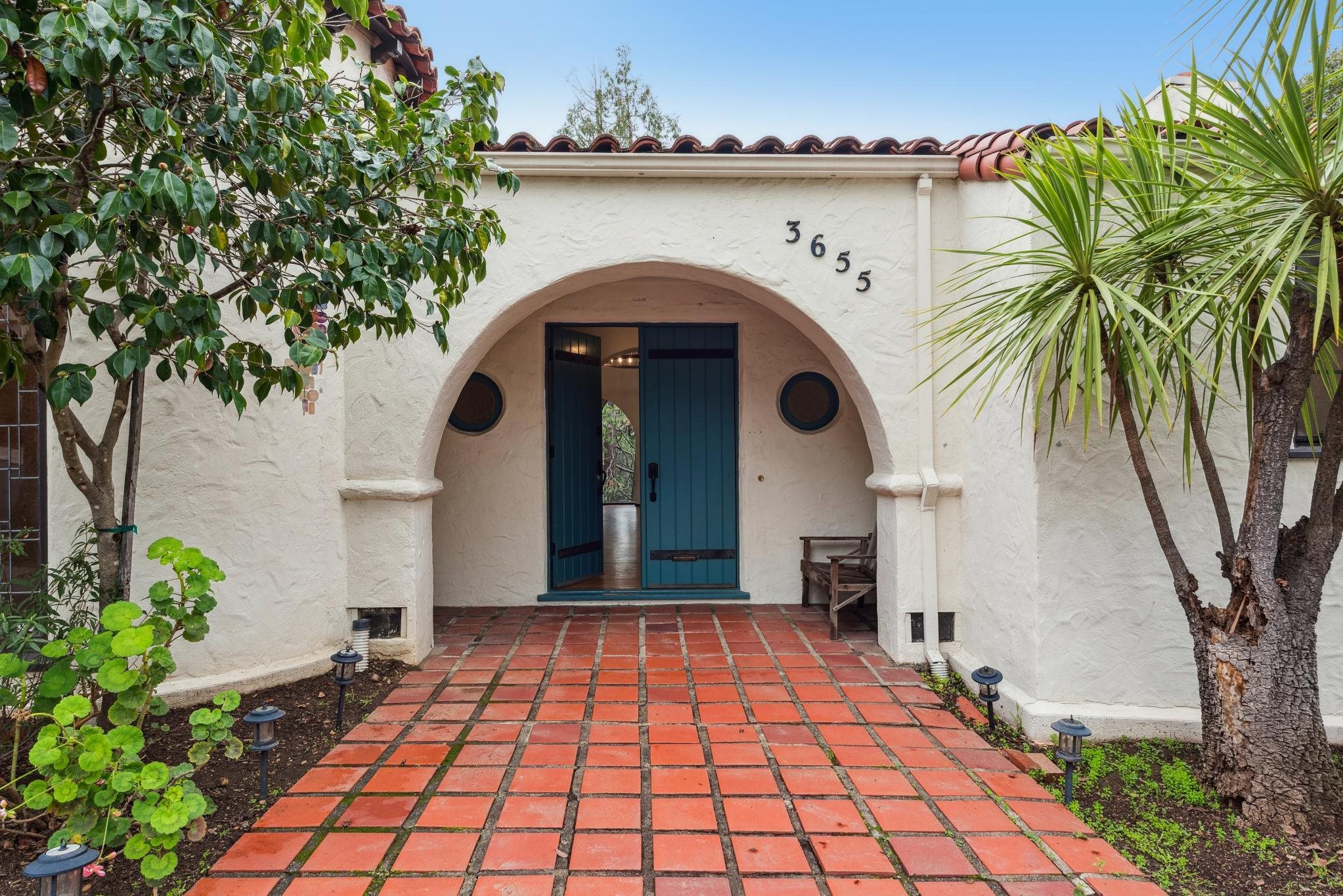 3655 Calafia Ave