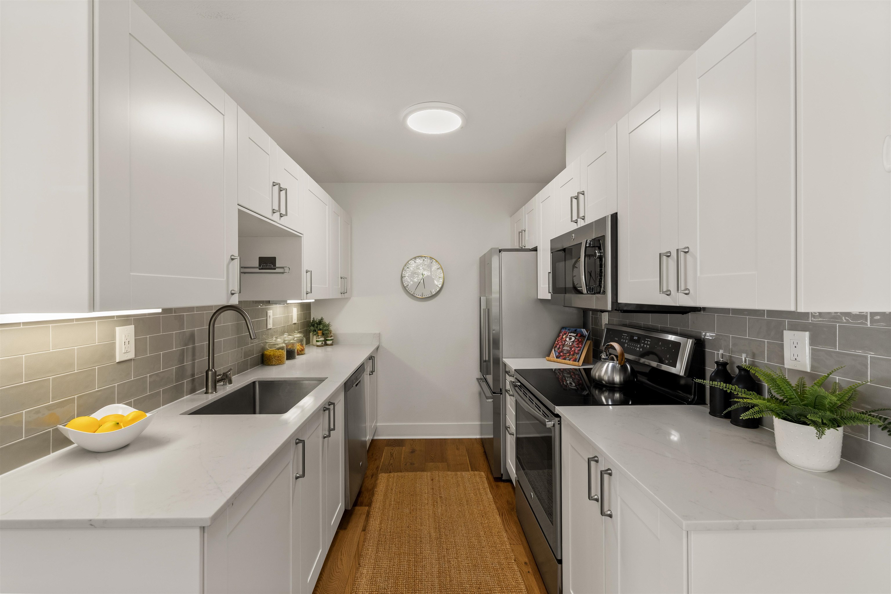 166 Bayside Ct