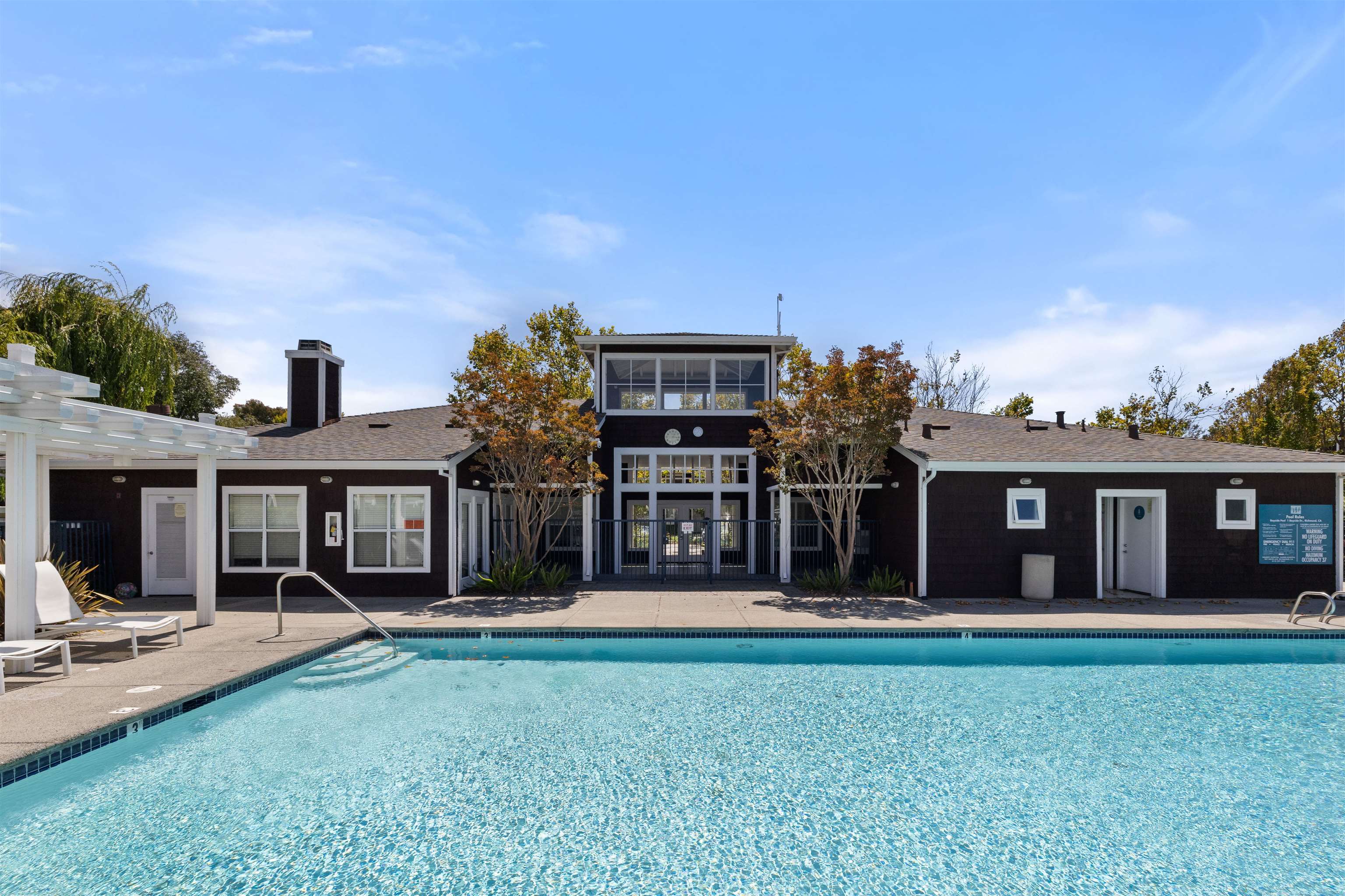 166 Bayside Ct
