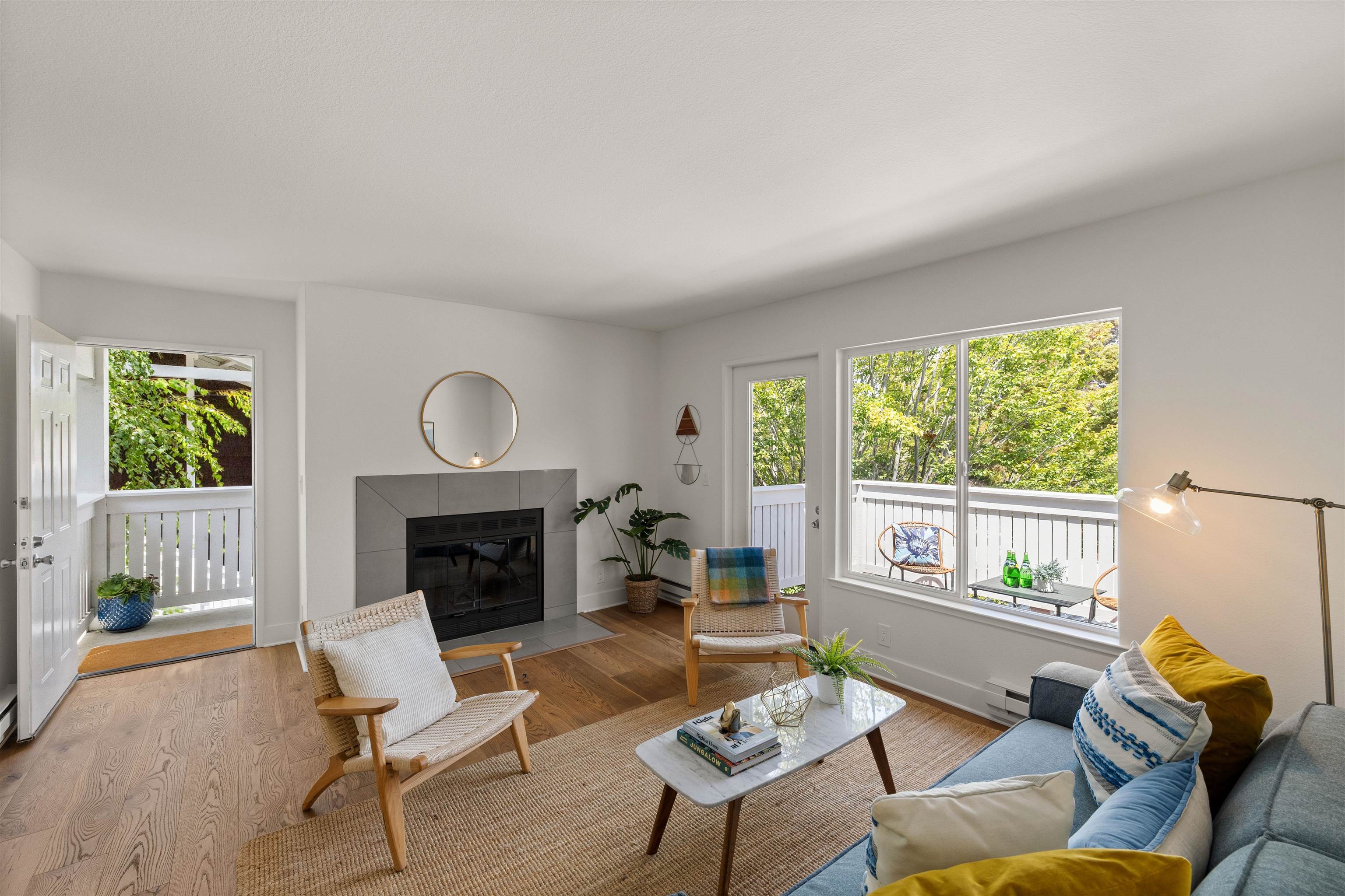 166 Bayside Ct