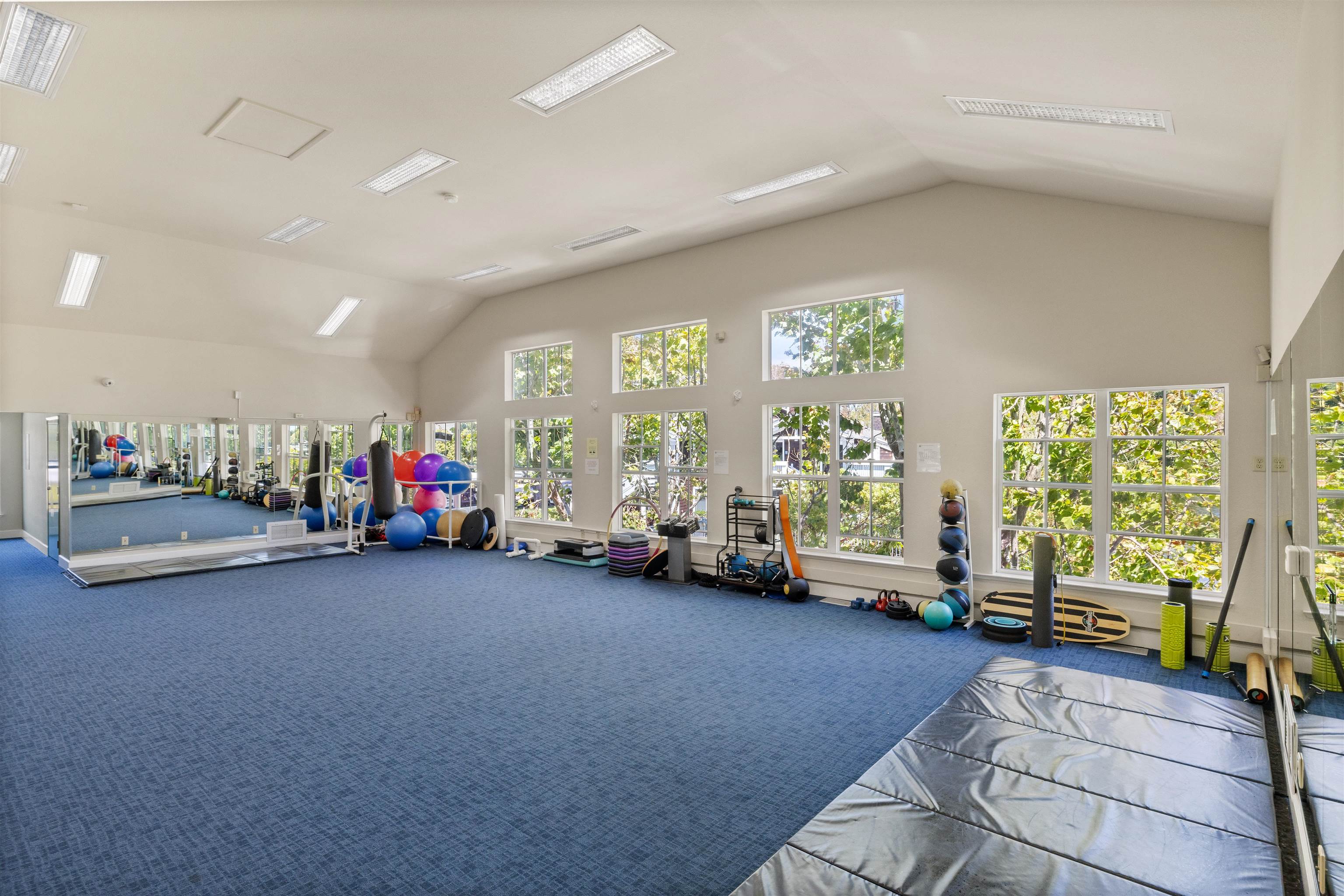 166 Bayside Ct