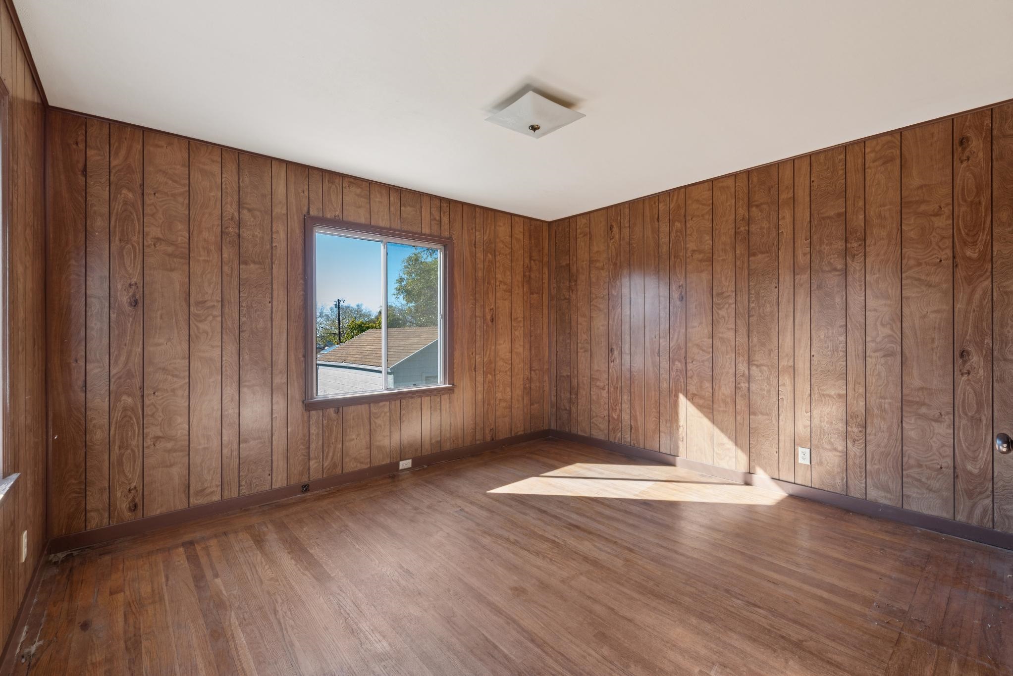 725 Pomona Ave