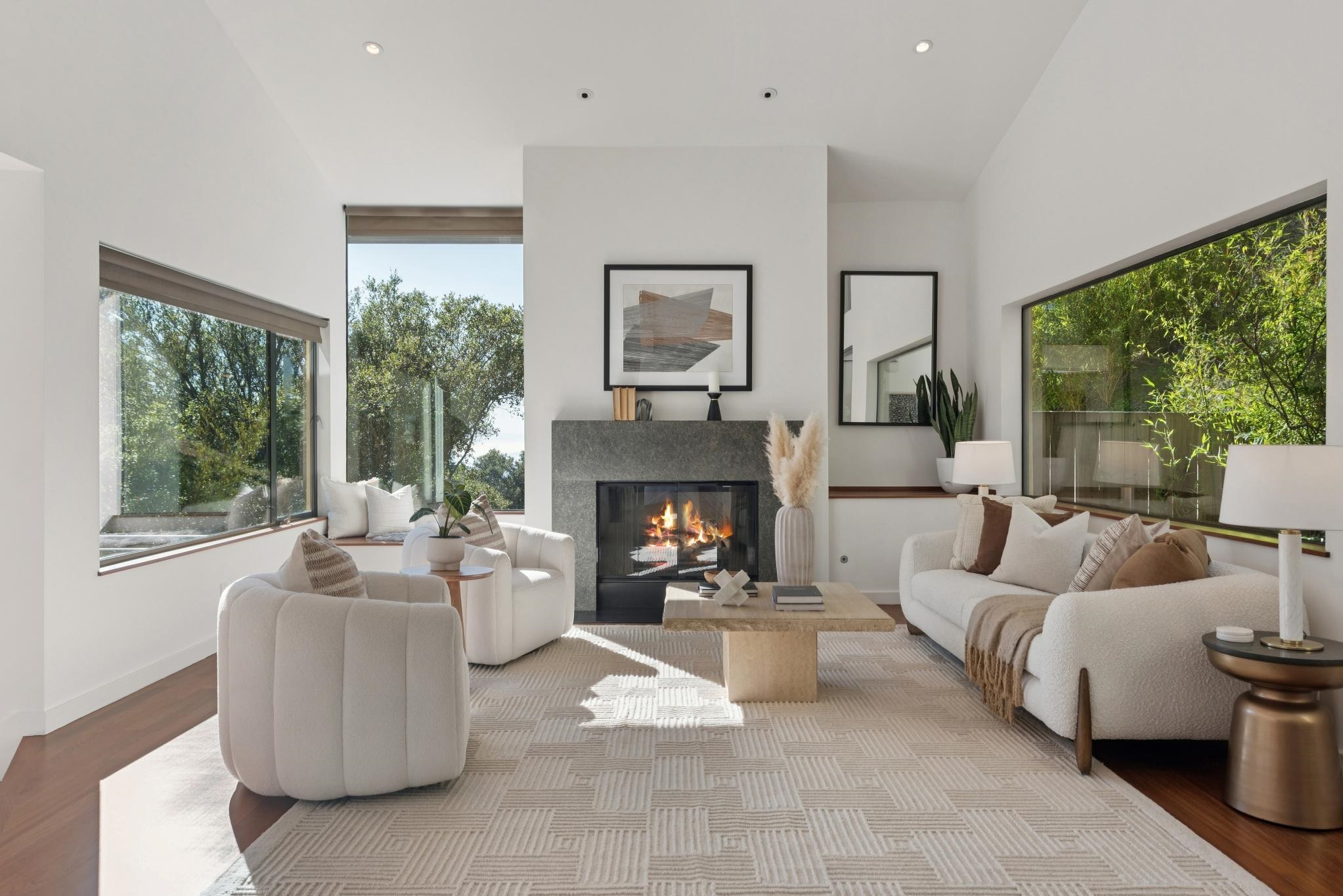 1015 Grand View Dr