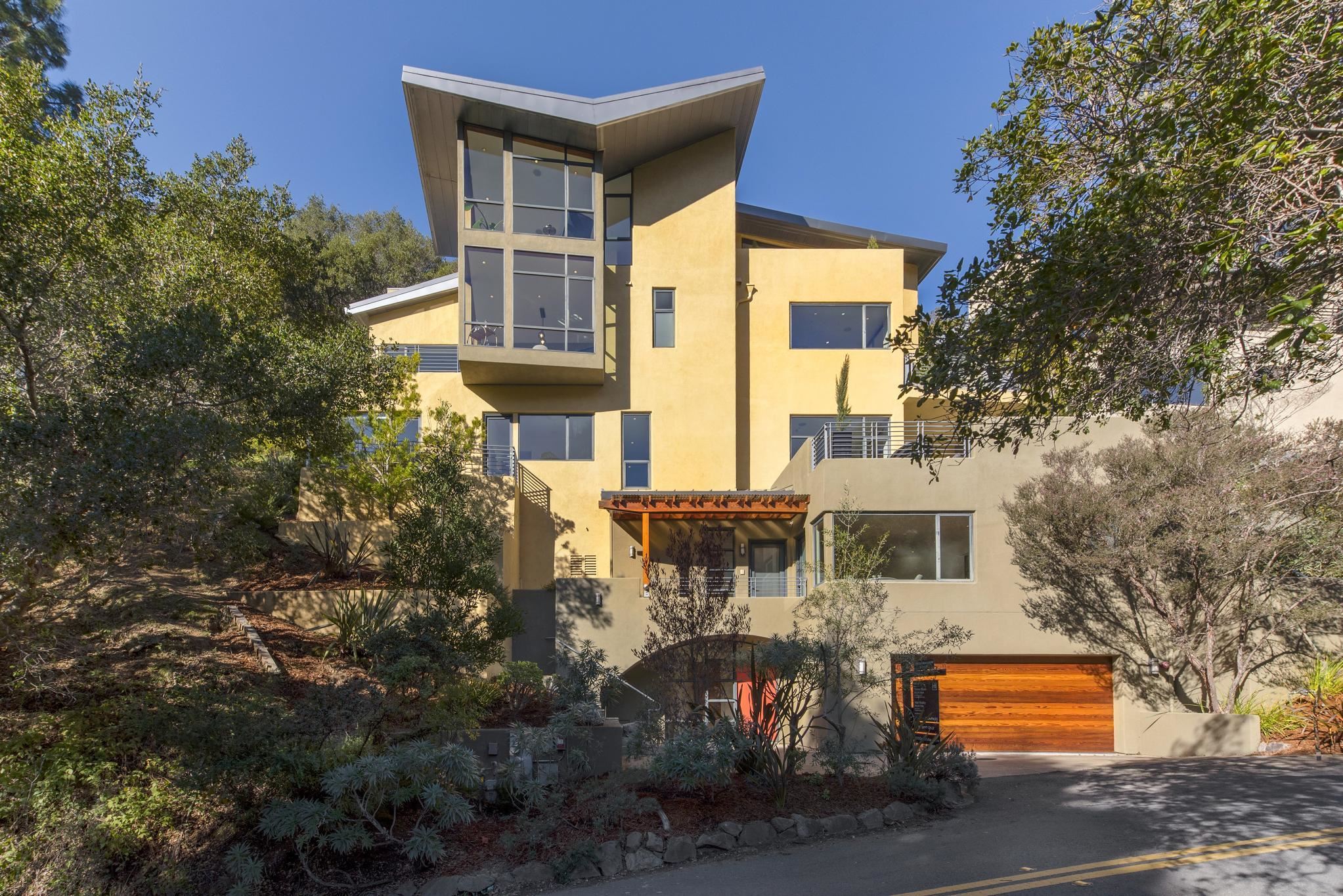 1015 Grand View Dr