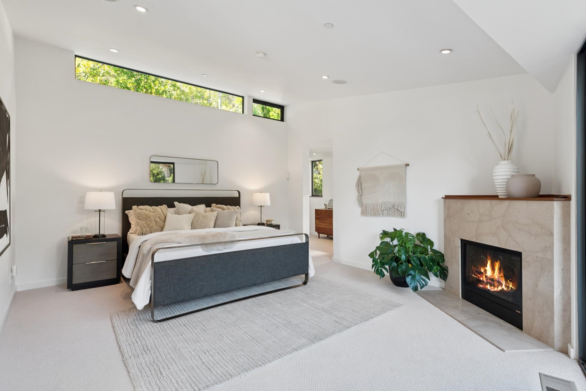 1015 Grand View Dr