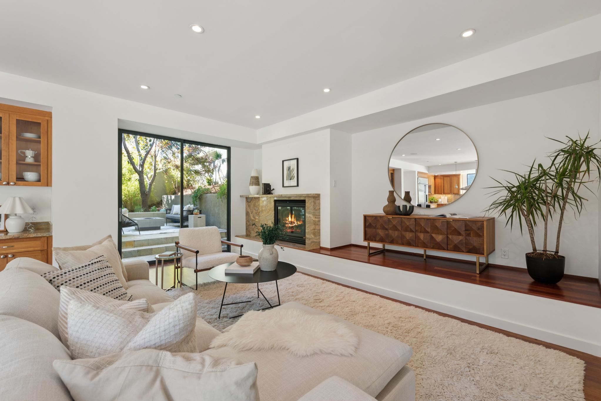 1015 Grand View Dr