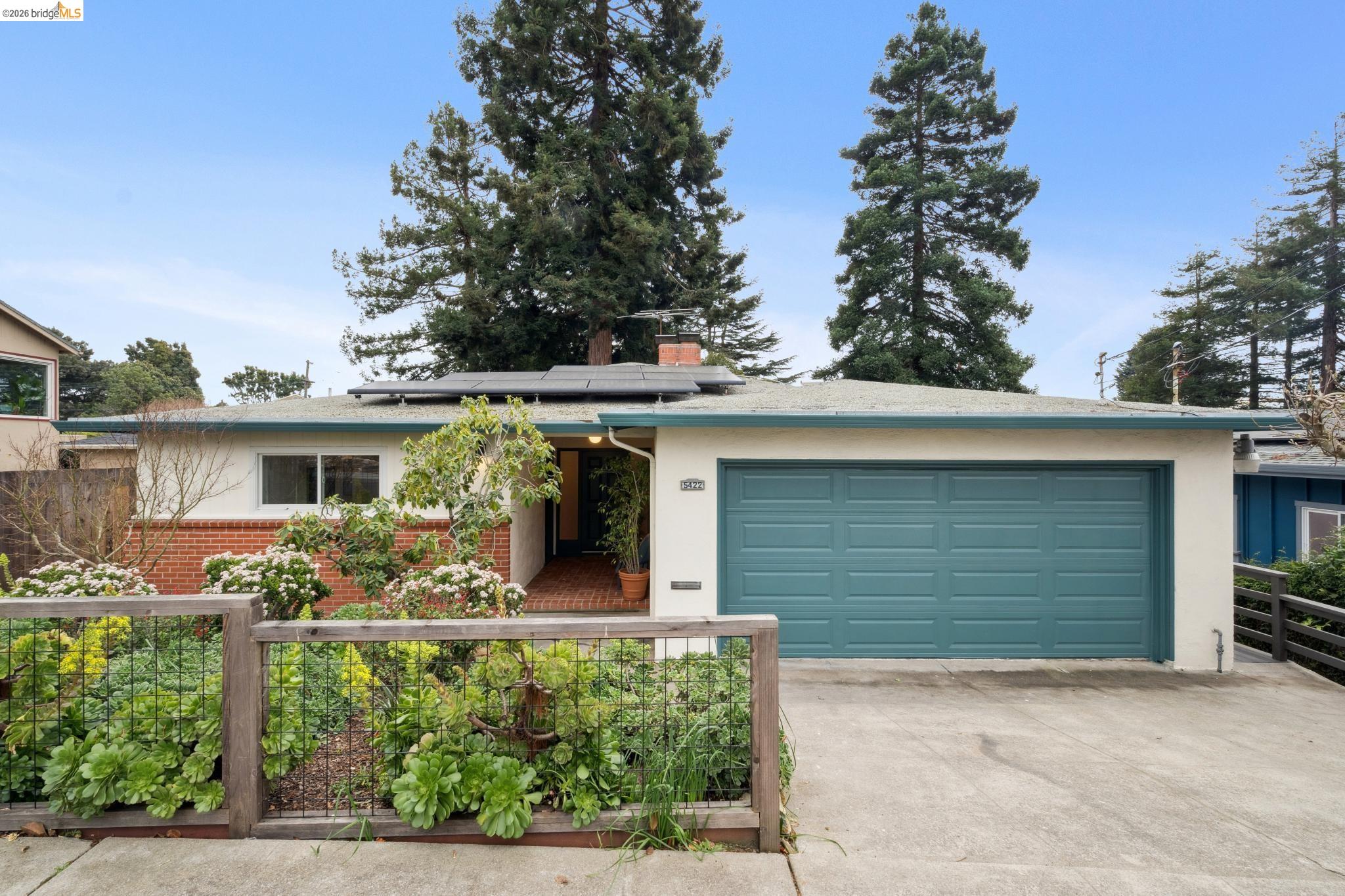 5422 Zara Ave