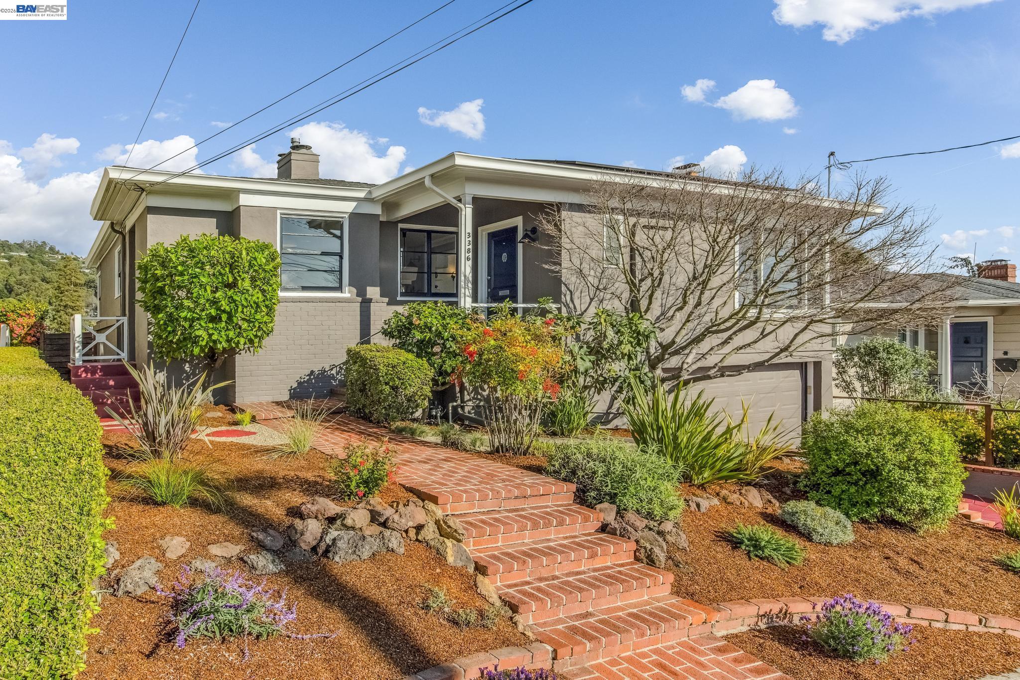 3386 Herrier St