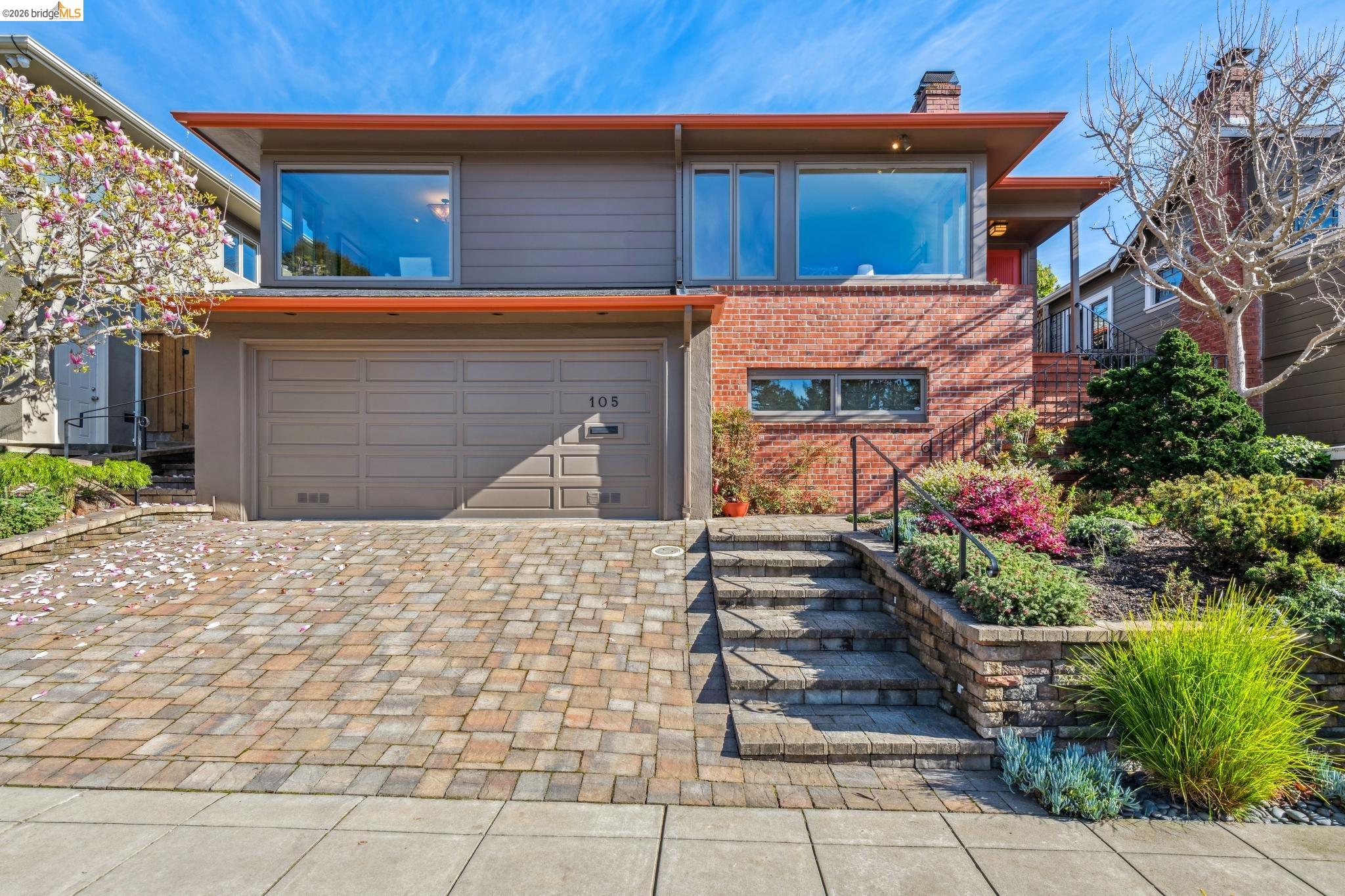 105 Arlington Ave