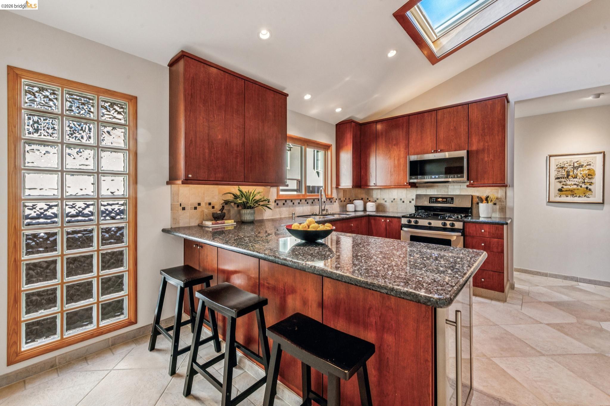 105 Arlington Ave