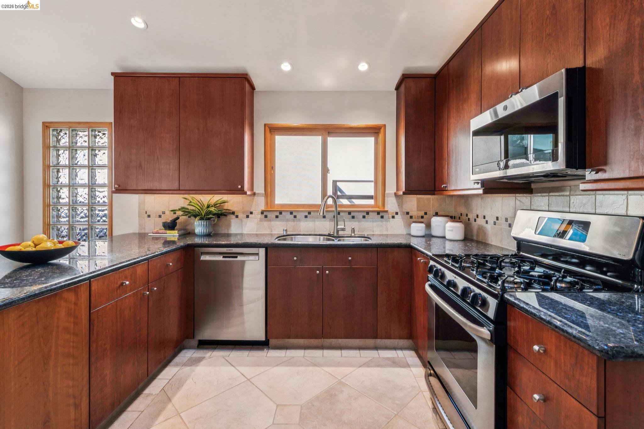 105 Arlington Ave