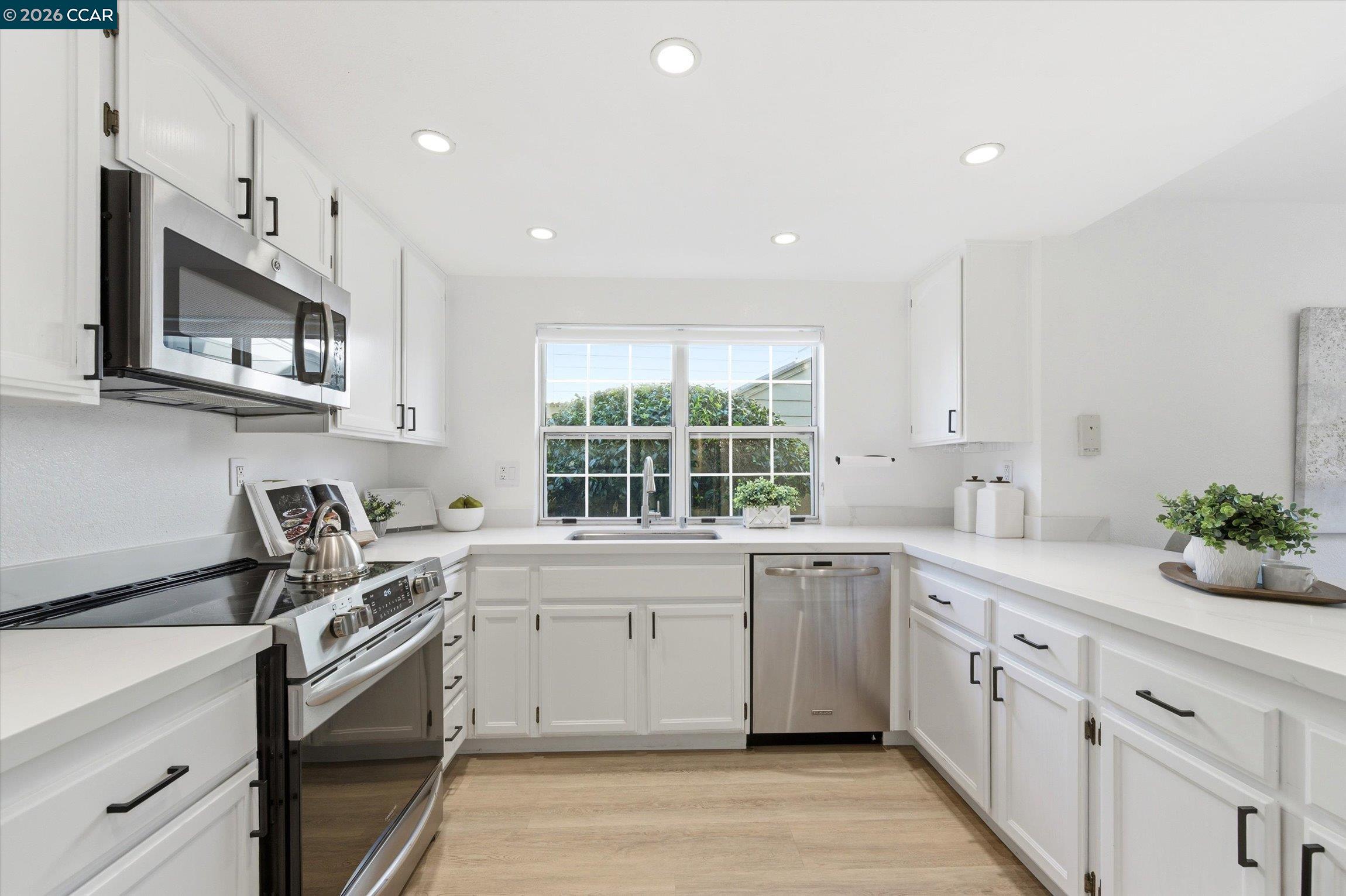 1905 Stratton Circle