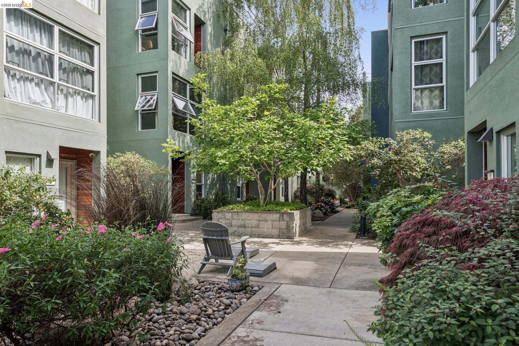 61 Glashaus Loop