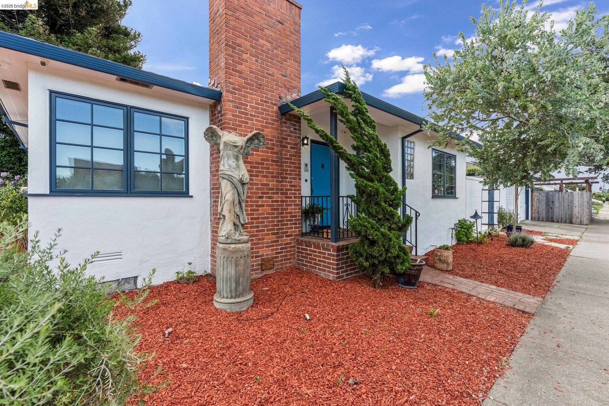 998 30Th St