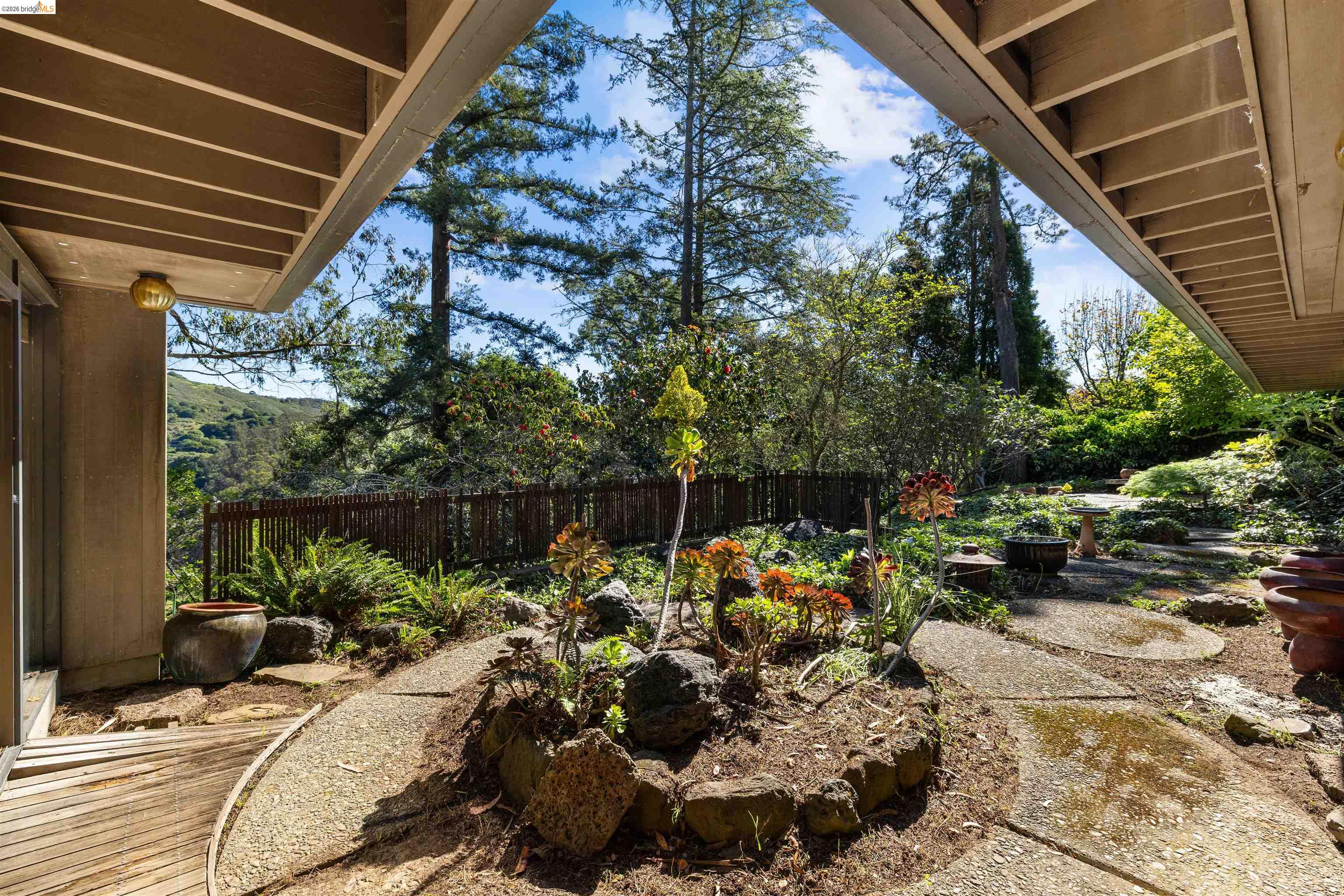 205 Lake Dr